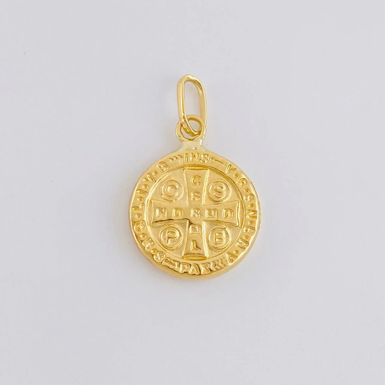 Dije San Benito 0.7 g / 2 cm Oro Amarillo 18K - Image 4