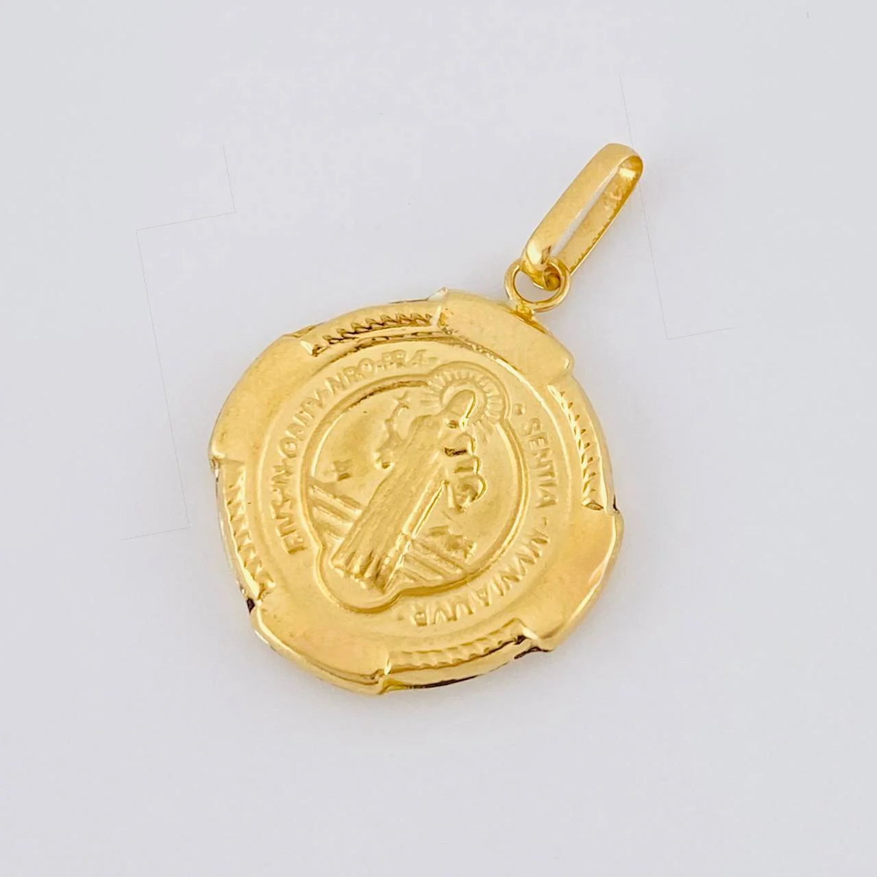 Dije San Benito 1.35 g / 2.7 cm Oro Amarillo 18K - Image 4
