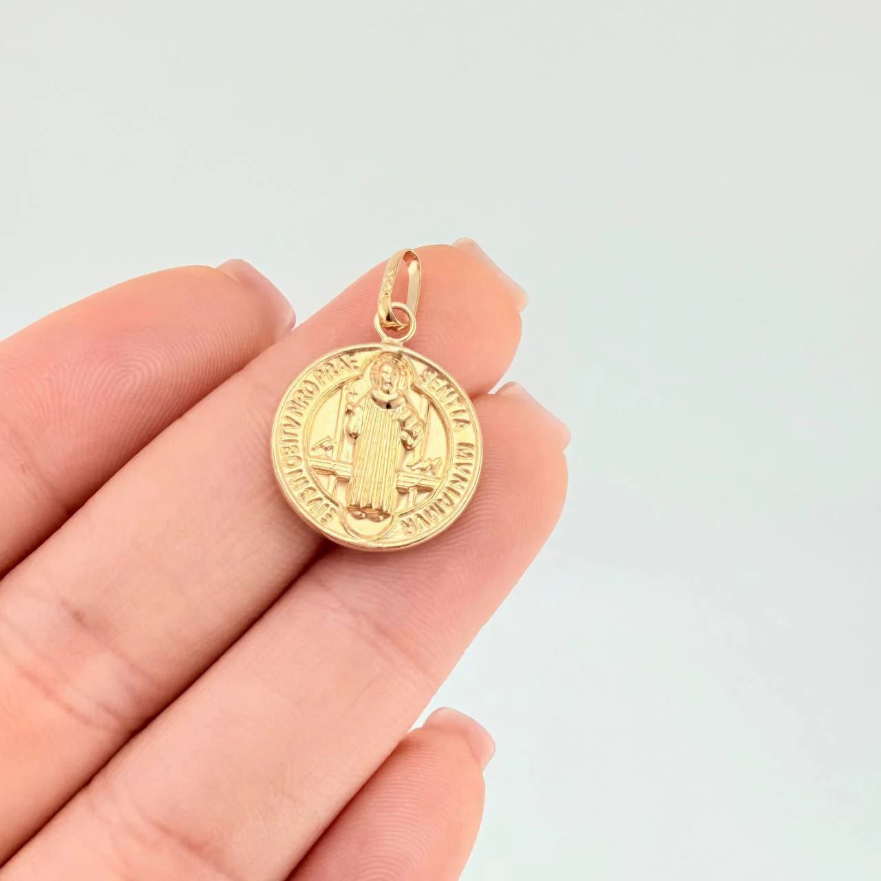 Dije San Benito 1.45 g / 2.6 cm Oro Amarillo 18K - Image 5