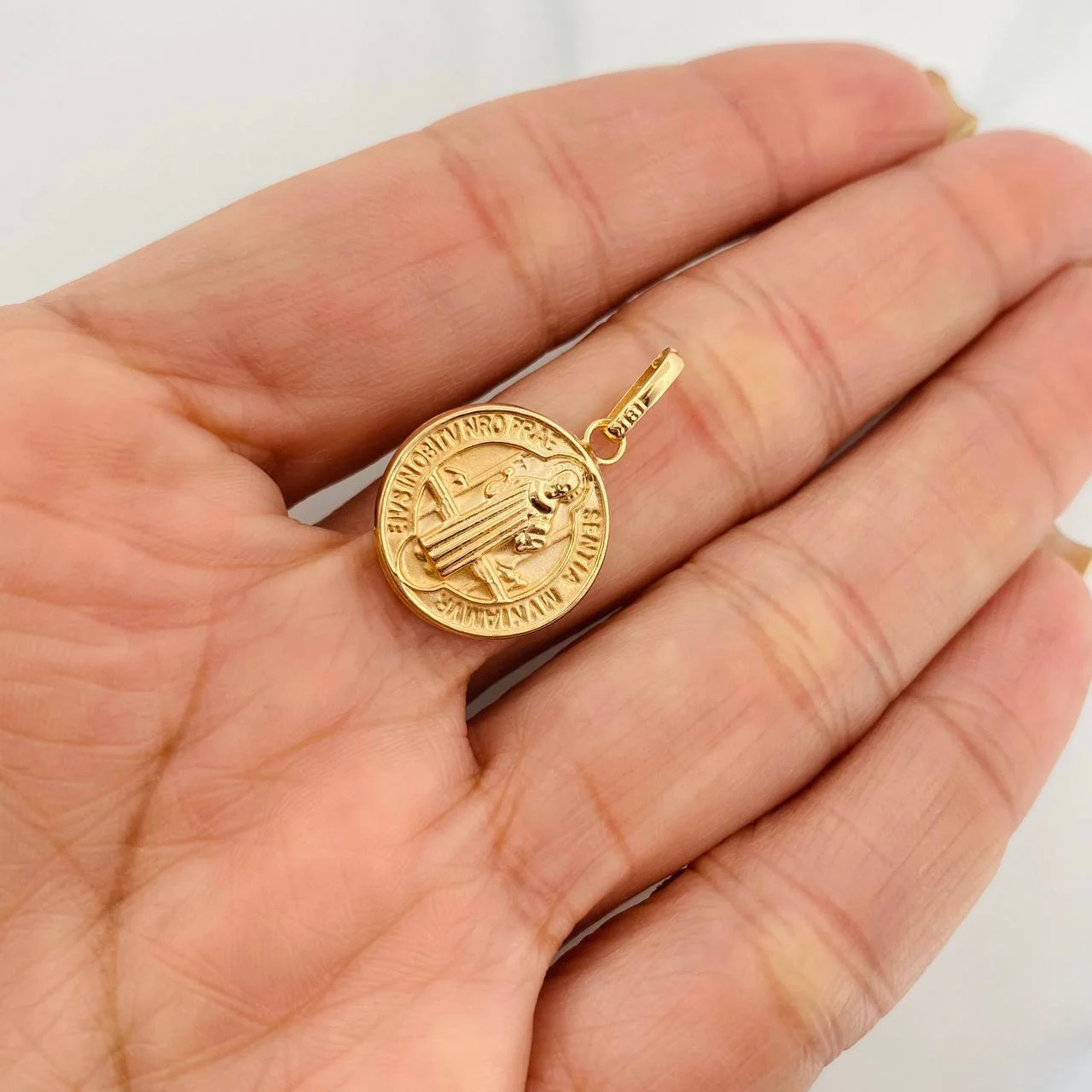 Dije San Benito 1.4g / 2.05cm Oro Amarillo 18K - Image 4