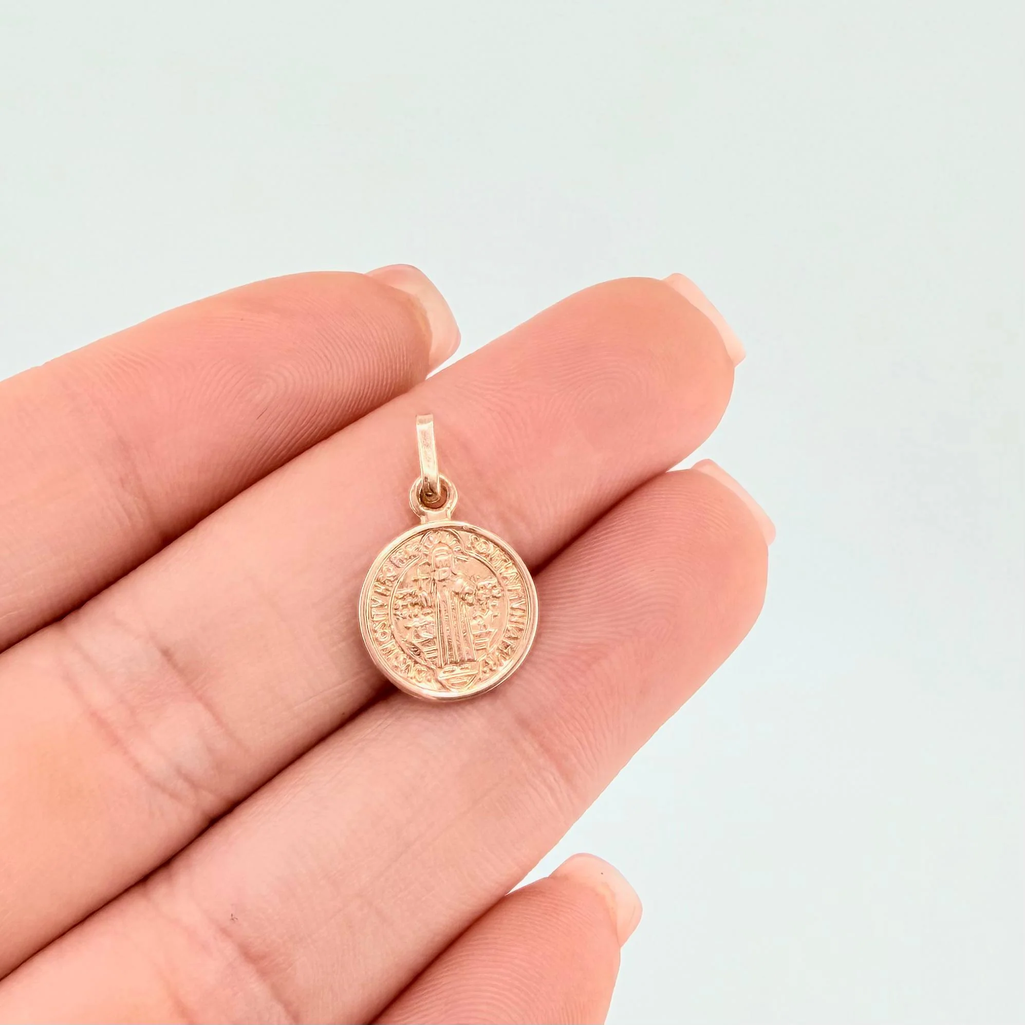 Dije San Benito 1gr / 1.9cm / Oro Rosa 18K - Image 5