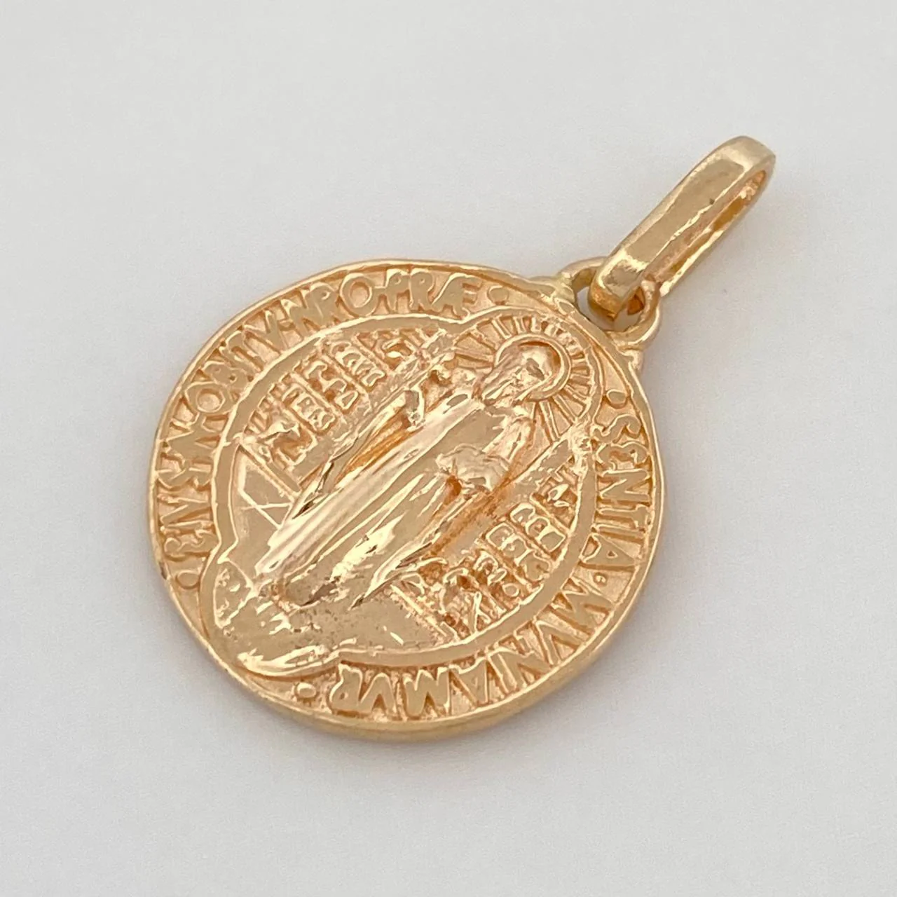 Dije San Benito 2.2 g / 2 cm Oro Amarillo 18K - Image 2