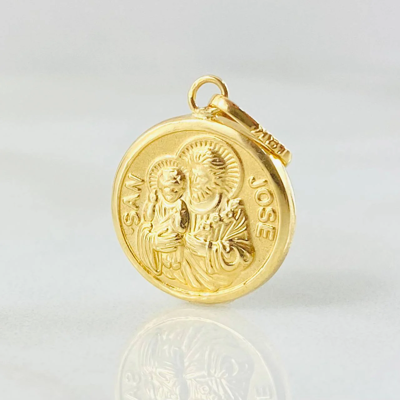Dije San José 0.7 g / 1.8 cm Oro Amarillo 18K