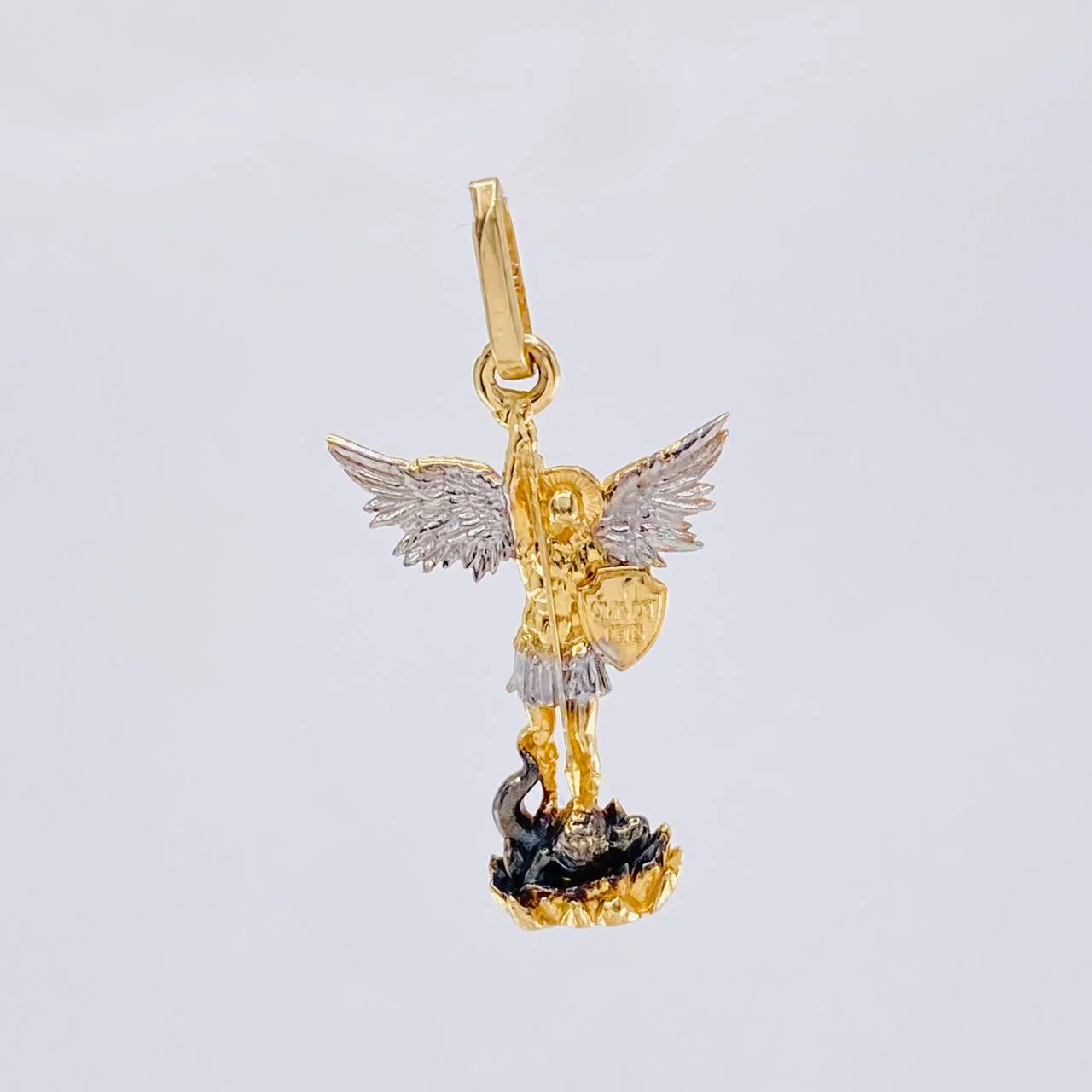 Dije San Miguel Arcangel 1.75 g / 2.7 cm Dos Oros Amarillo Blanco 18K - Image 2