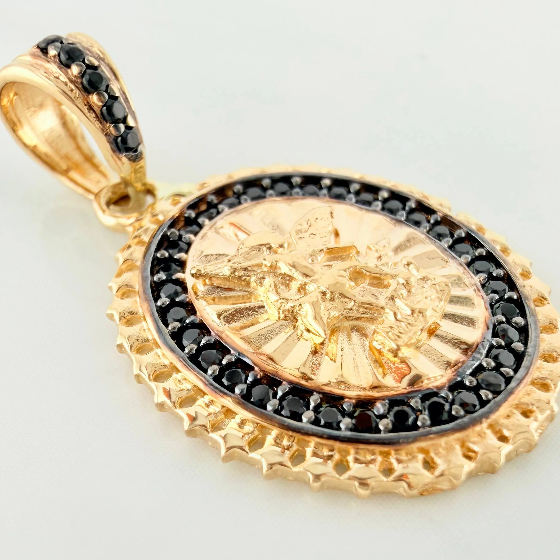 Dije San Miguel Arcangel 2.85 g / 2.5 cm Dos Oros Negro Amarillo 18K - Image 3