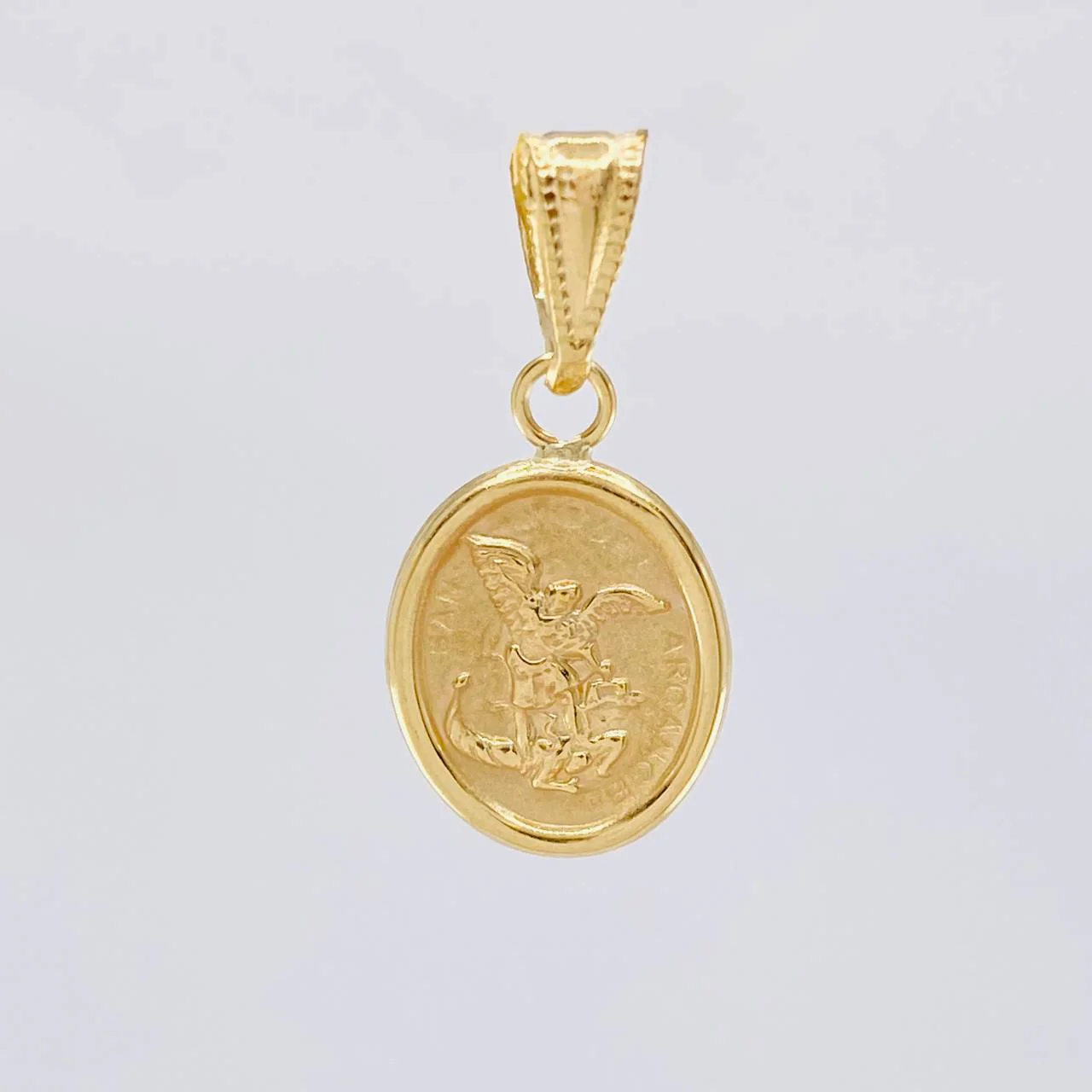 Dije San Miguel Mate 1.15 g / 2 cm Oro Amarillo 18K - Image 2