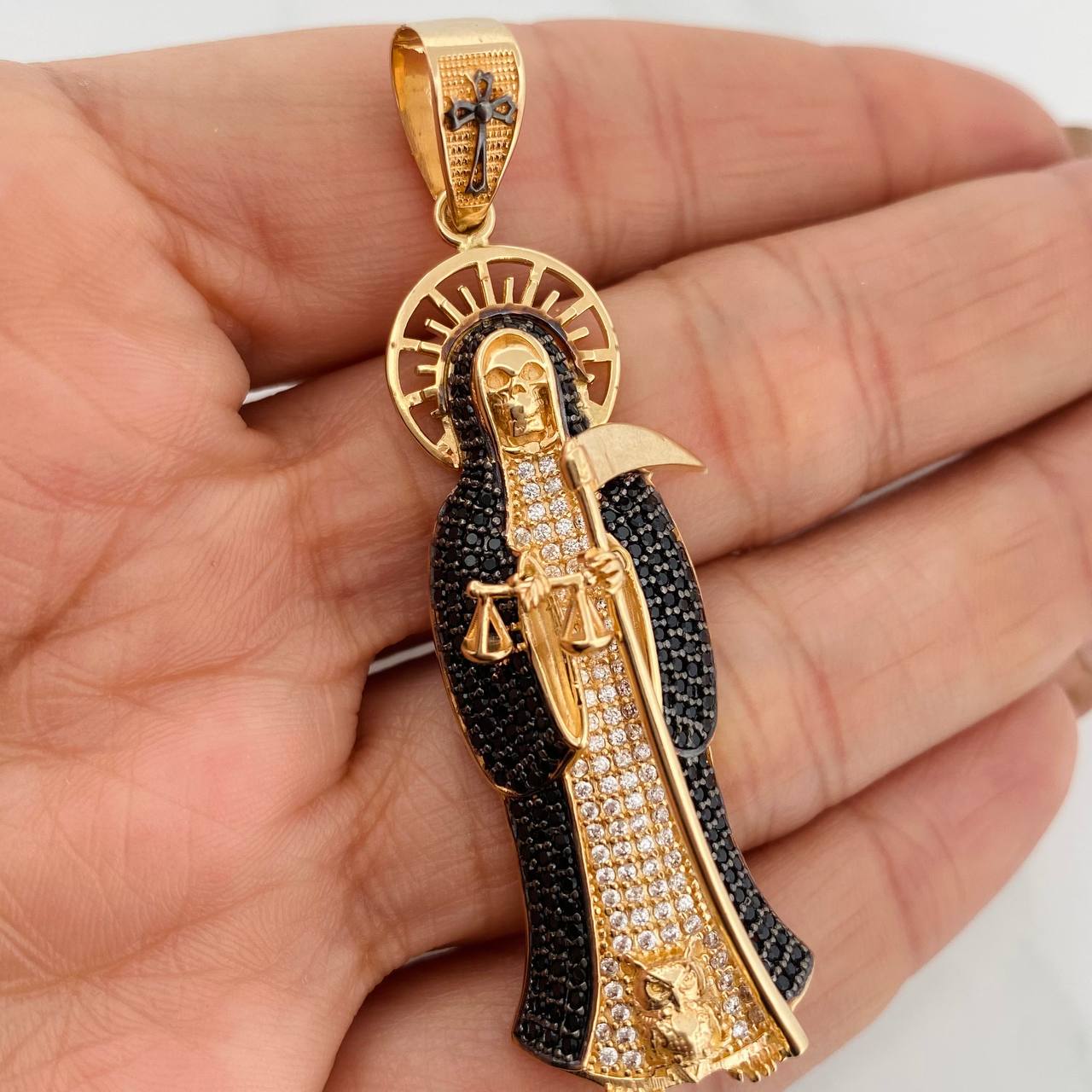 Dije Santa Muerte 15.4gr / 6.3cm / Dos Oros Negro Amarillo 18K $ - Image 5