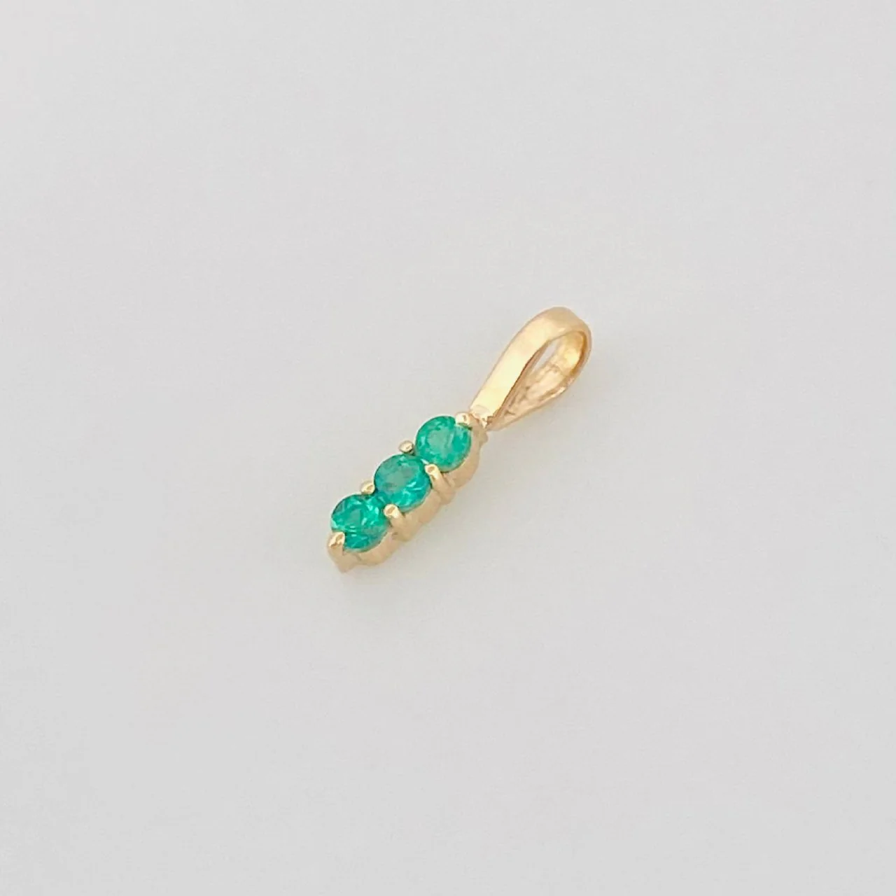 Dije Semaforo Esmeraldas 0.15Pts 0.2 g / 1.57 mm Oro Amarillo 18K - Image 3