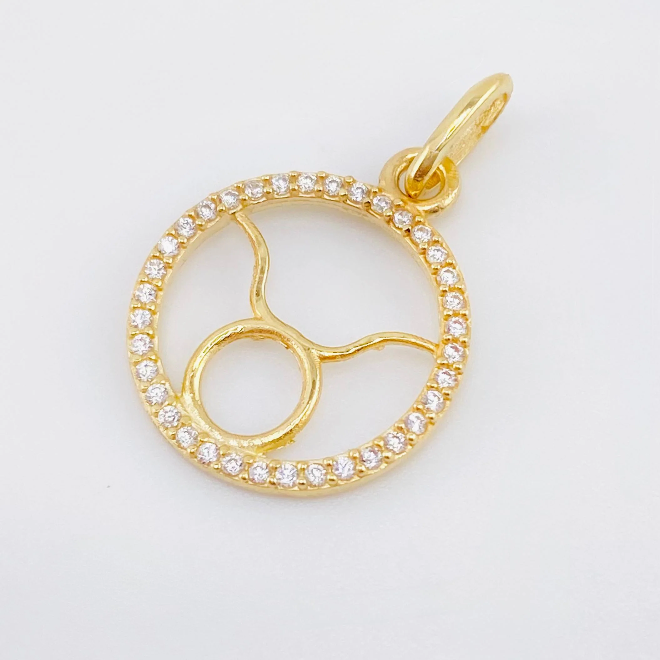 Dije Signo Tauro 1.25gr / 2.05cm / Oro Amarillo 18K - Image 2