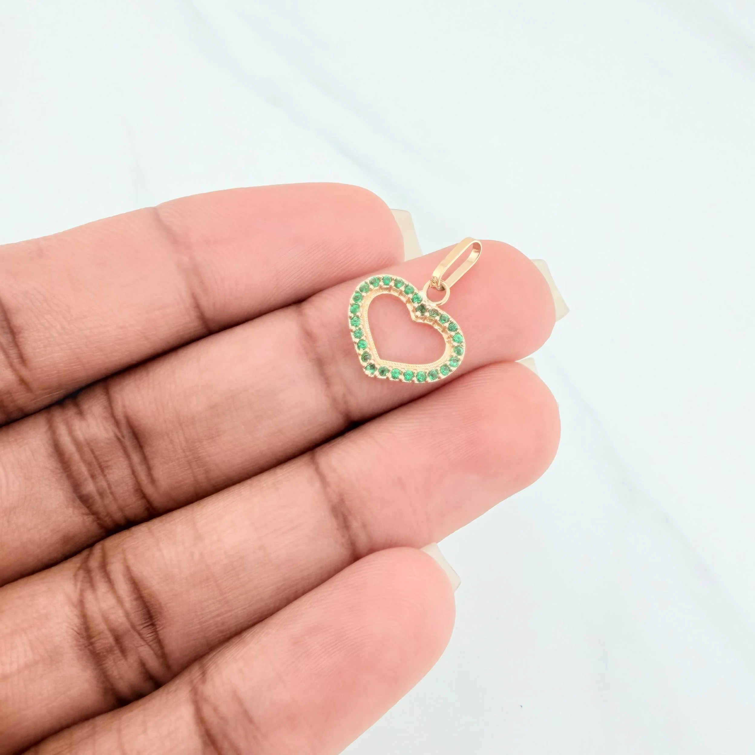 Dije Silueta Corazón 0.8 g / 1.7 cm Oro Amarillo 18K - Image 4