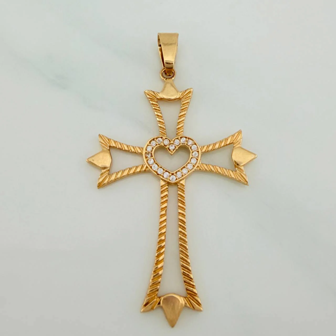 Dije Silueta Cruz Corazon 3.4gr / 5cm / Oro Amarillo 18K - Image 2