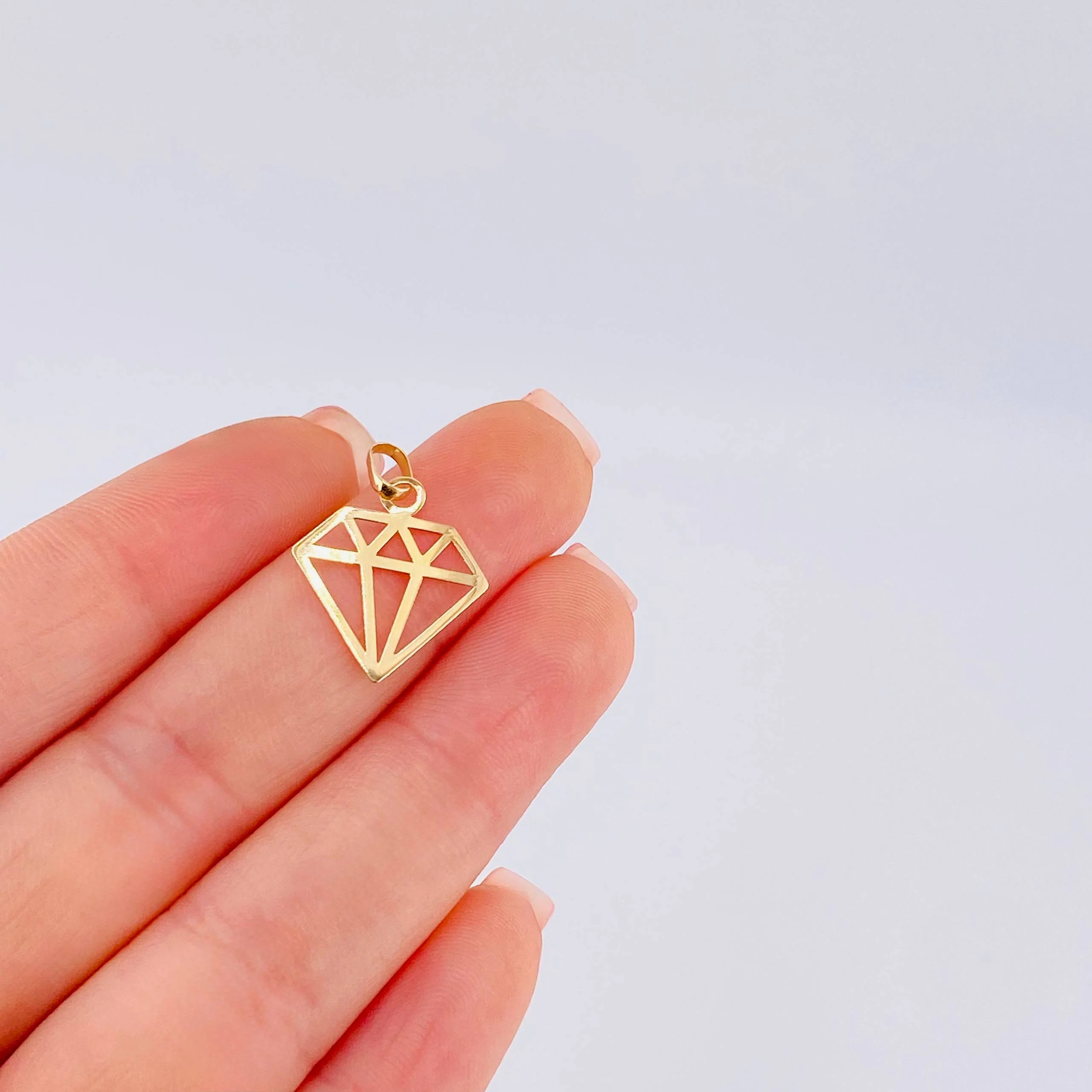 Dije Silueta Diamante 0.5gr / 2.5cm / Oro Amarillo 18K - Image 4