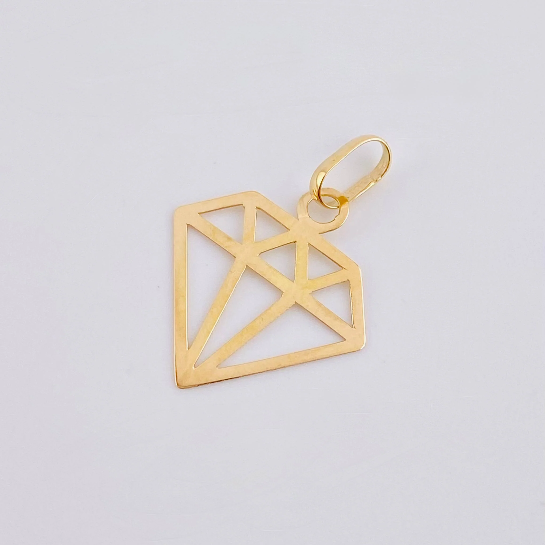Dije Silueta Diamante 0.6gr / 2.5cm / Oro Amarillo 18K - Image 2