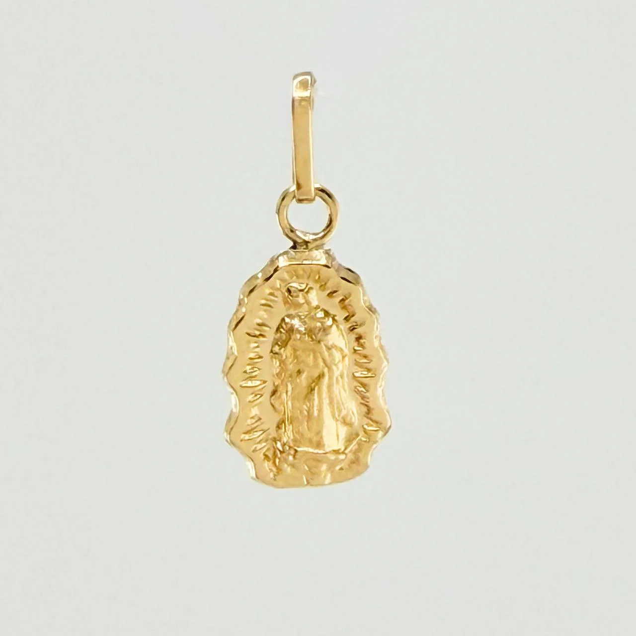 Dije Silueta Virgen Guadalupe 0.3g / 1.7cm Oro Amarillo 18K - Image 2