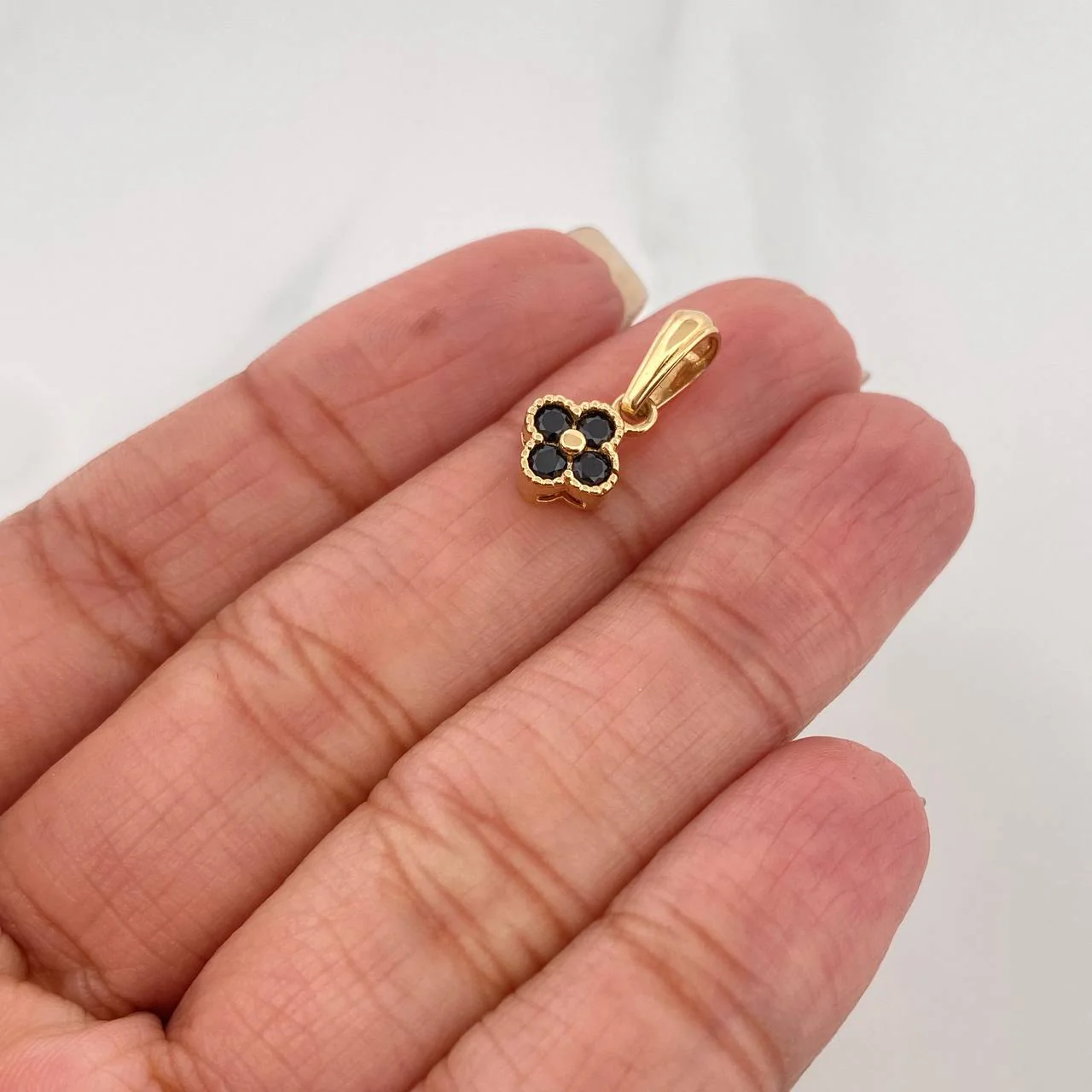 Dije Trebol 1.1 g / 1.7 cm Oro Amarillo 18K - Image 4