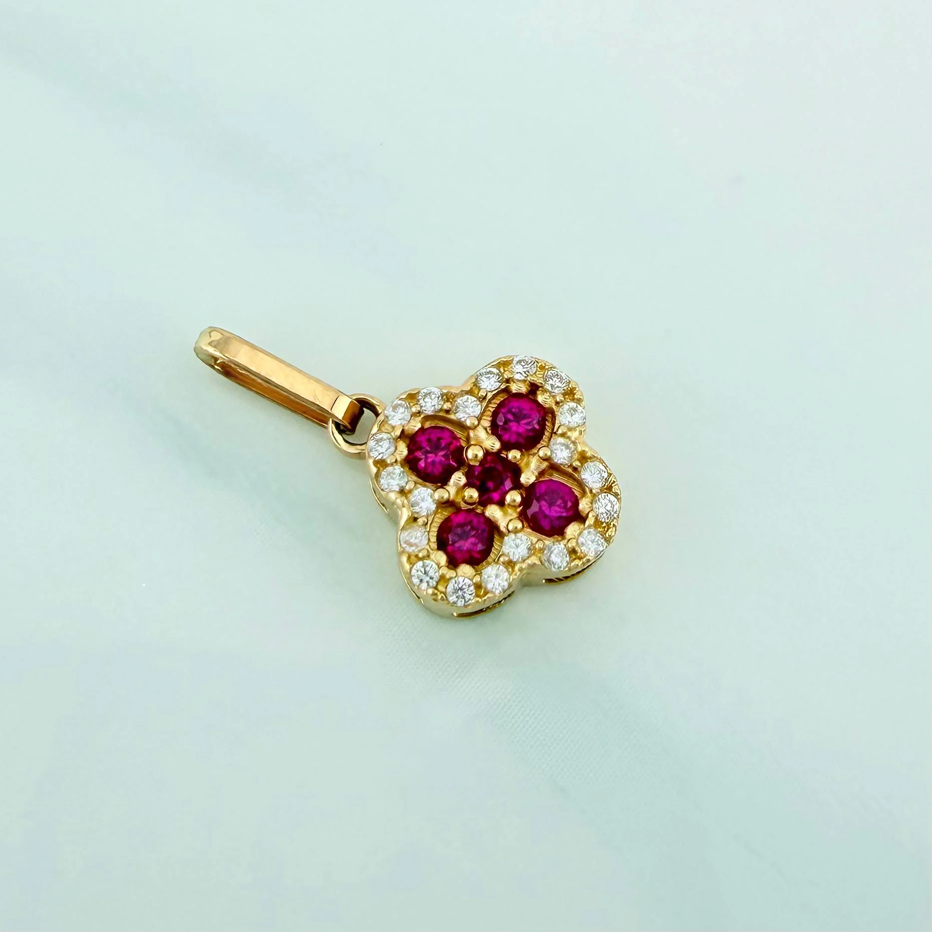 Dije Trebol 1.25 g / 1.7 cm Oro Amarillo 18K - Image 2