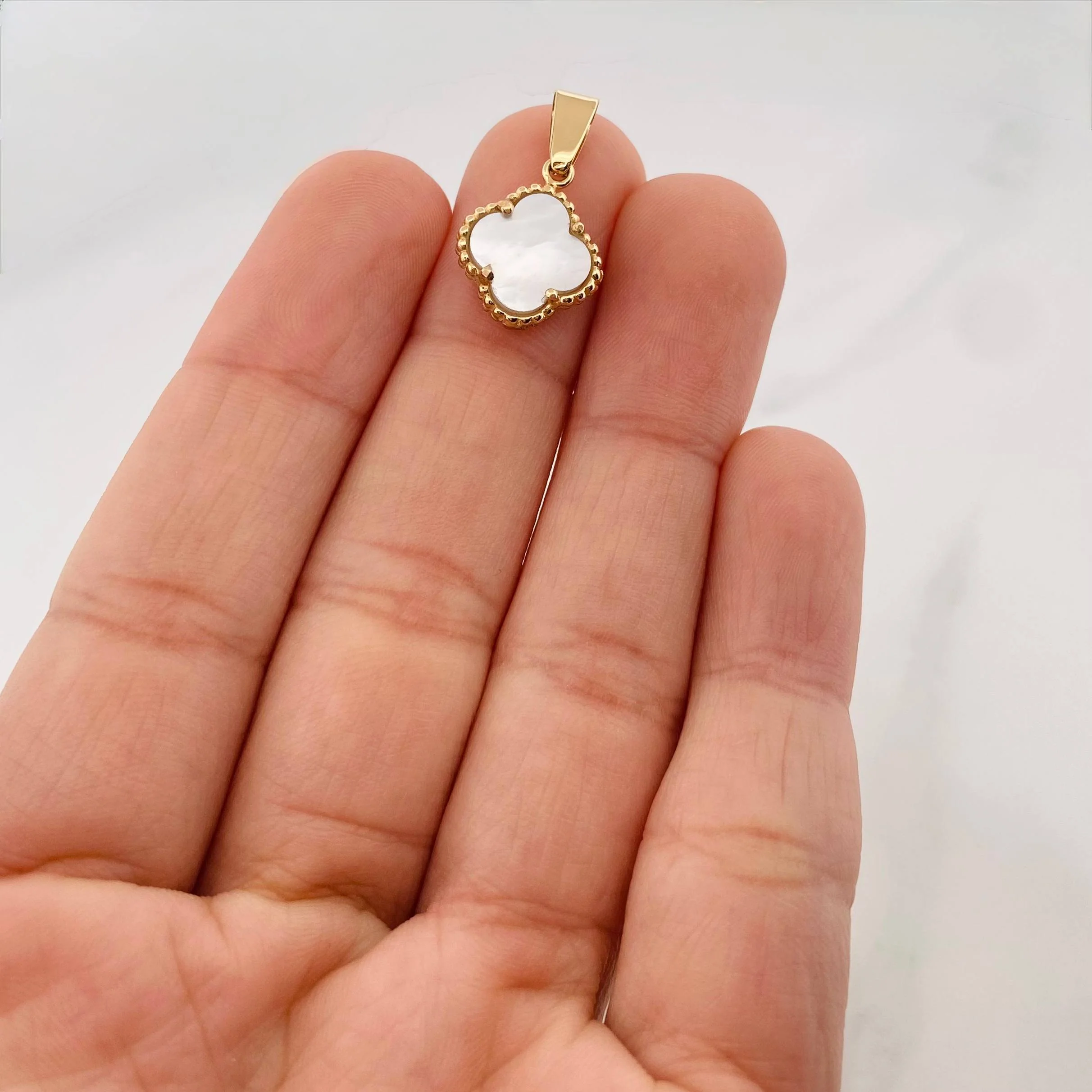 Dije Trebol 1.7 g / 2.1 cm Oro Amarillo 18K - Image 4