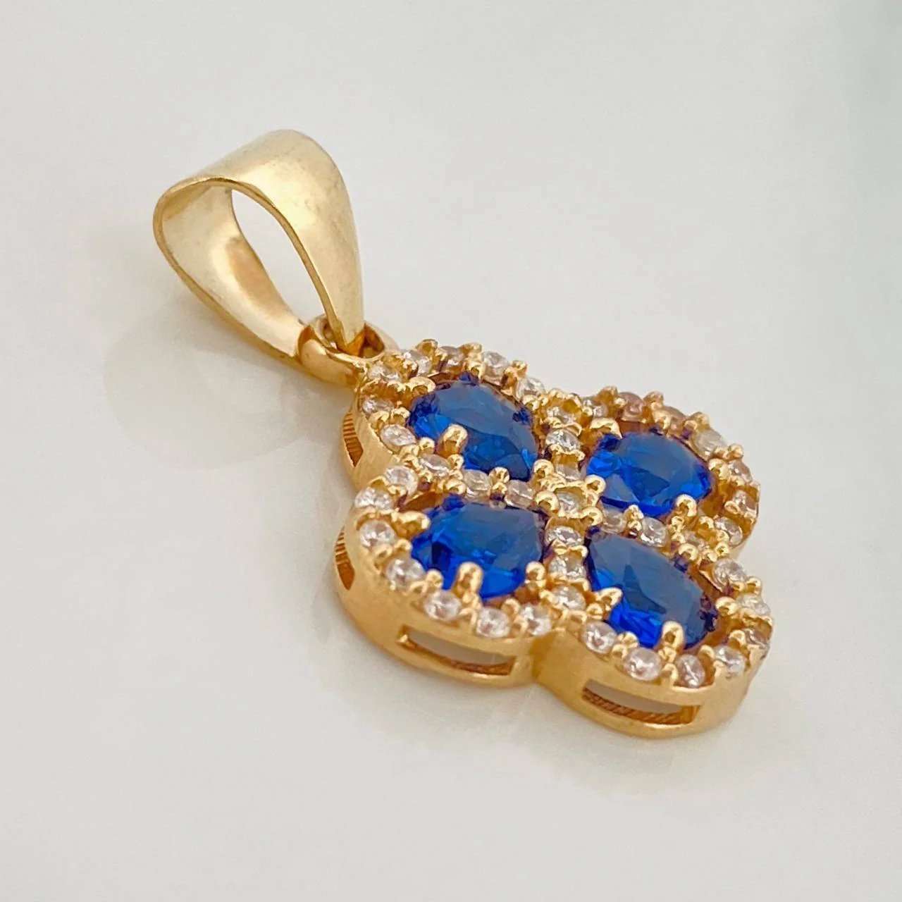 Dije Trebol 1.8 g / 2.3 cm Oro Amarillo 18K - Image 3