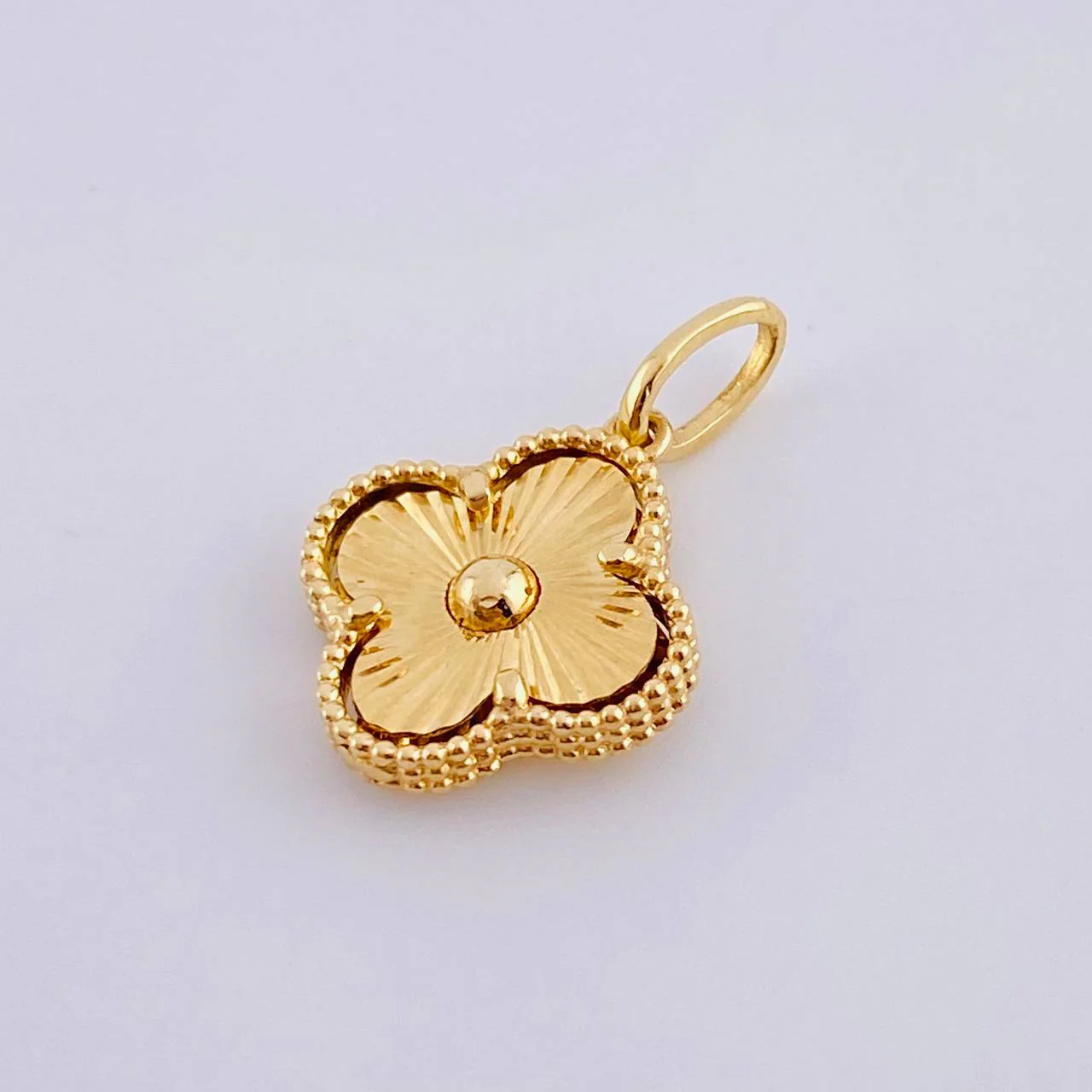 Dije Trebol 2.05gr / 2.2cm / Oro Amarillo 18K * - Image 2