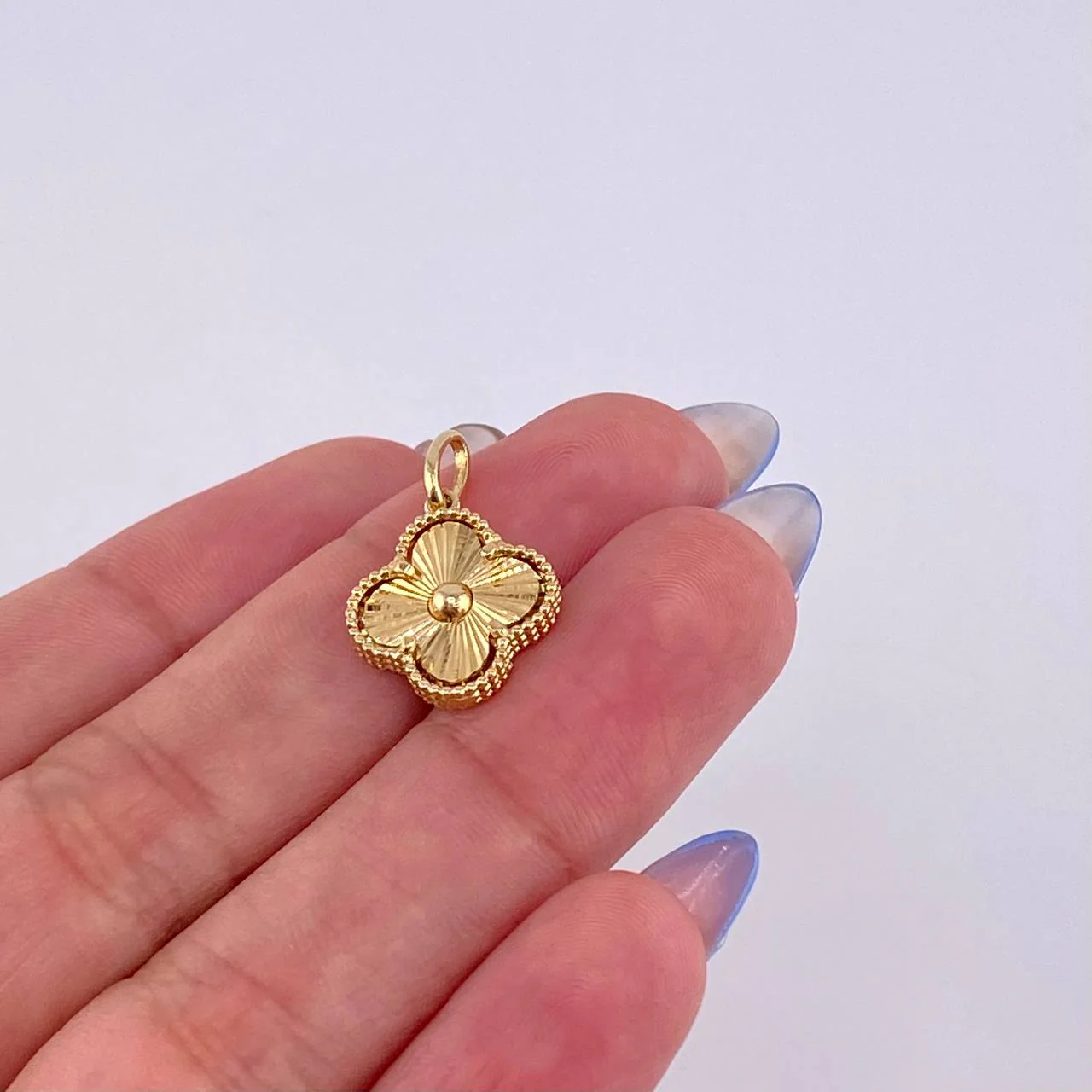 Dije Trebol 2.05gr / 2.2cm / Oro Amarillo 18K * - Image 4