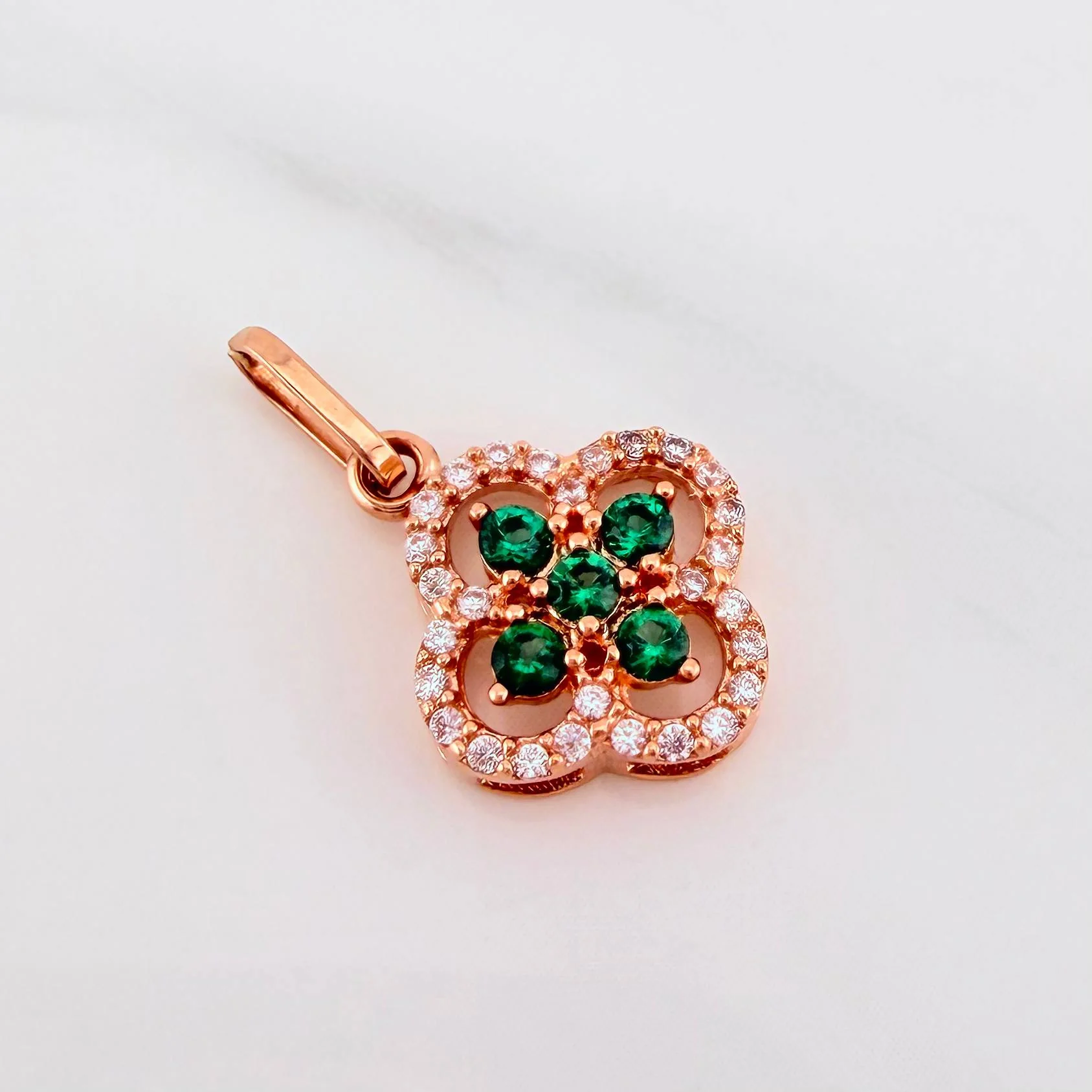 Dije Trebol Doble 1.5 g / 2 cm Oro Rosa 18K - Image 2