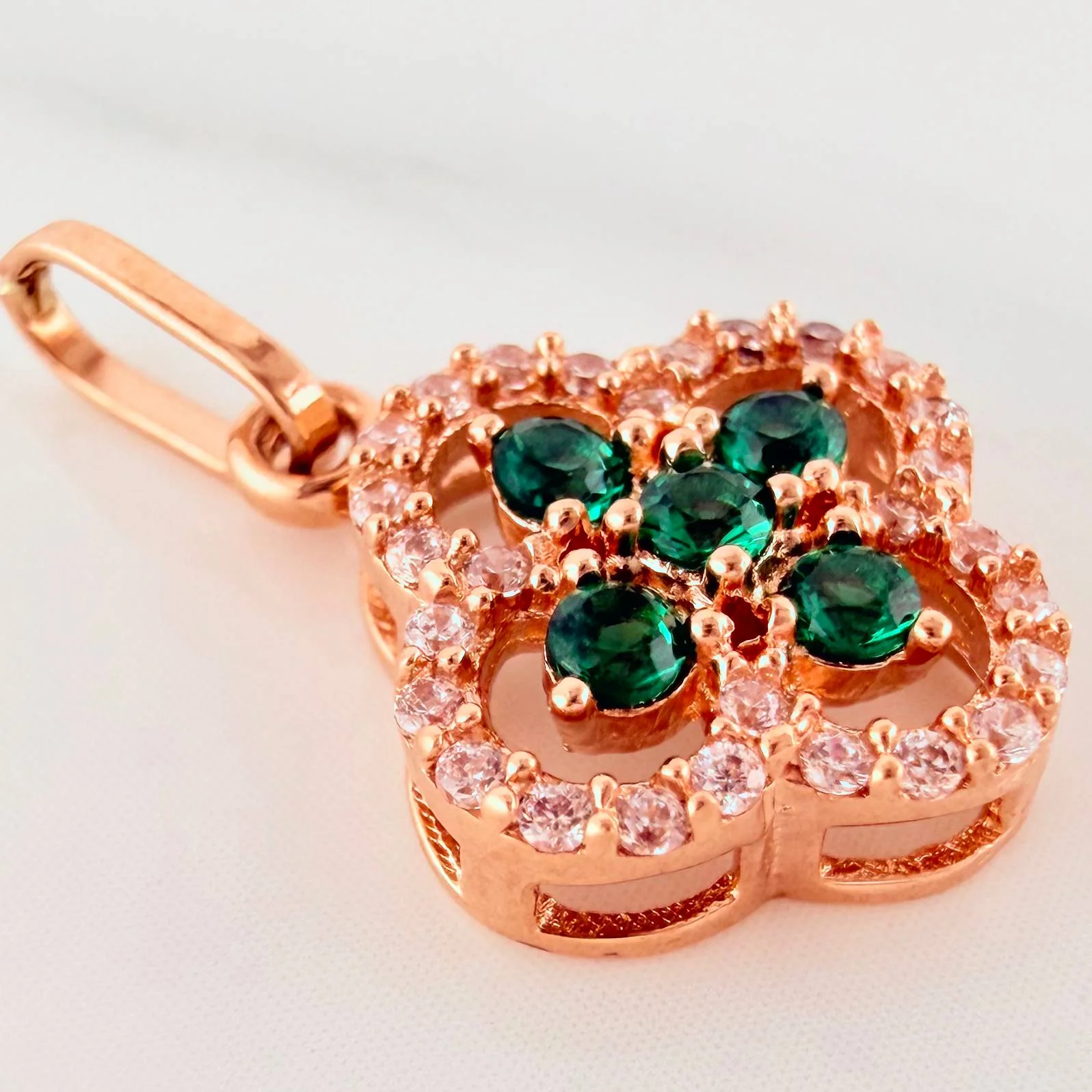 Dije Trebol Doble 1.5 g / 2 cm Oro Rosa 18K - Image 3