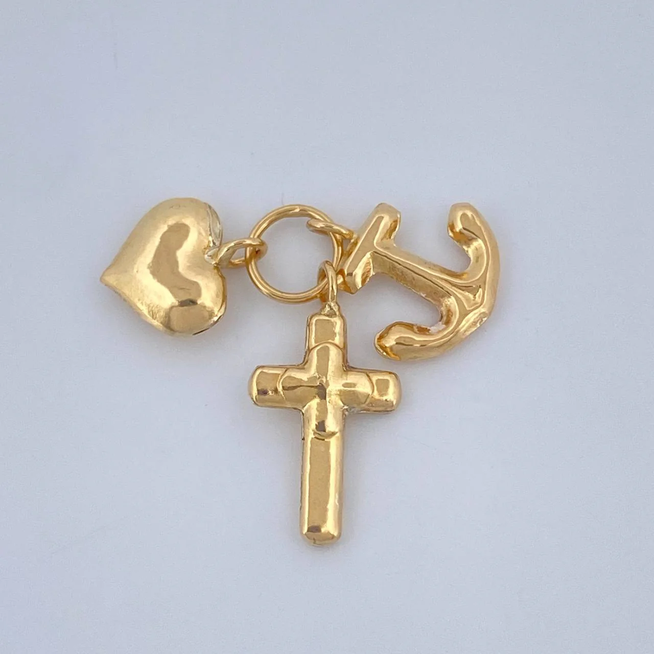 Dije Tres Gracias 0.55 g / 1.5 cm Oro Amarillo 18K - Image 2
