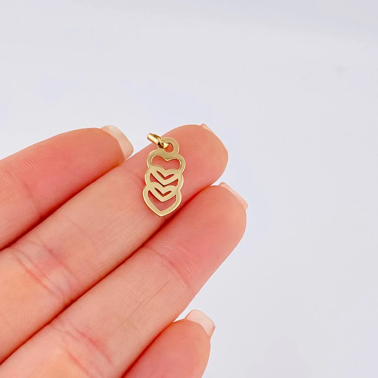 Dije Trio Corazones Silueta 0.5 g / 2 cm Oro Amarillo 18K - Image 4