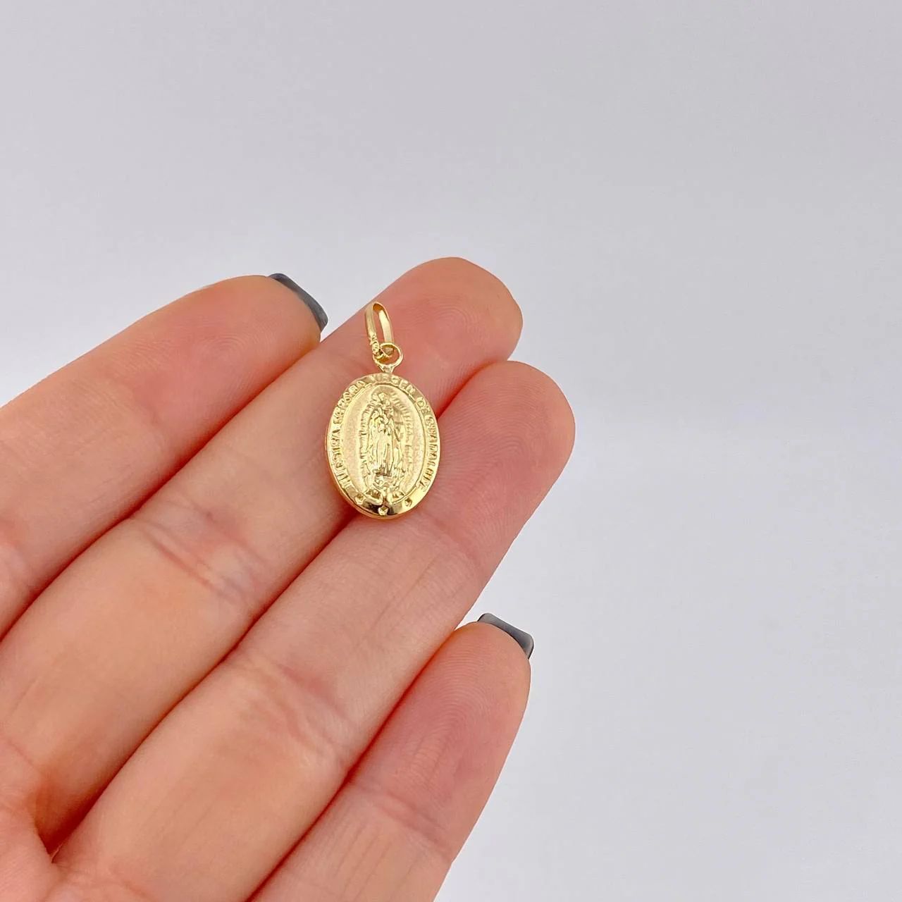 Dije Virgen De Guadalupe 0.95 g / 2.4 cm Oro Amarillo 18K - Image 5