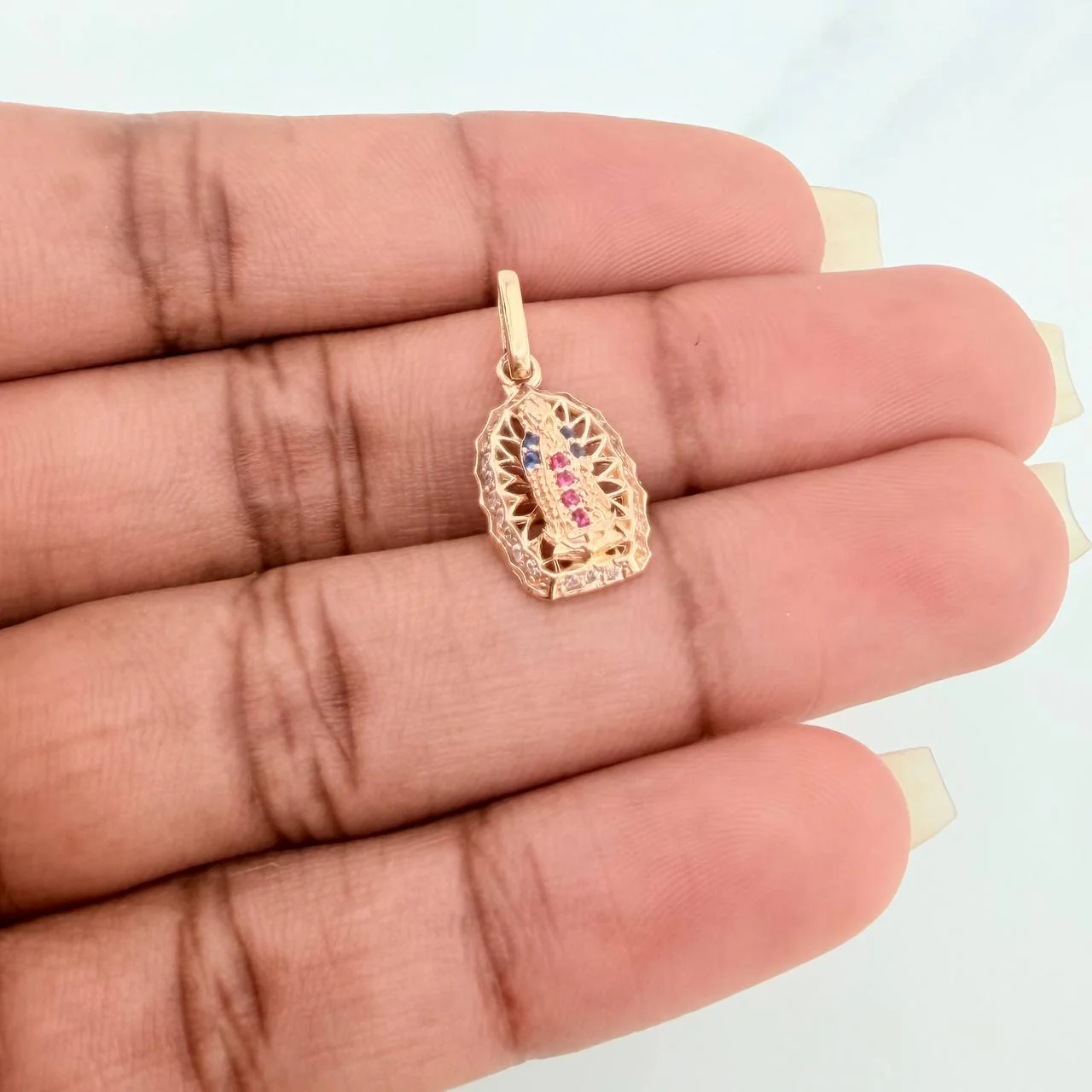 Dije Virgen de Guadalupe 1.35gr / 2cm / Oro Amarillo 18K % - Image 3