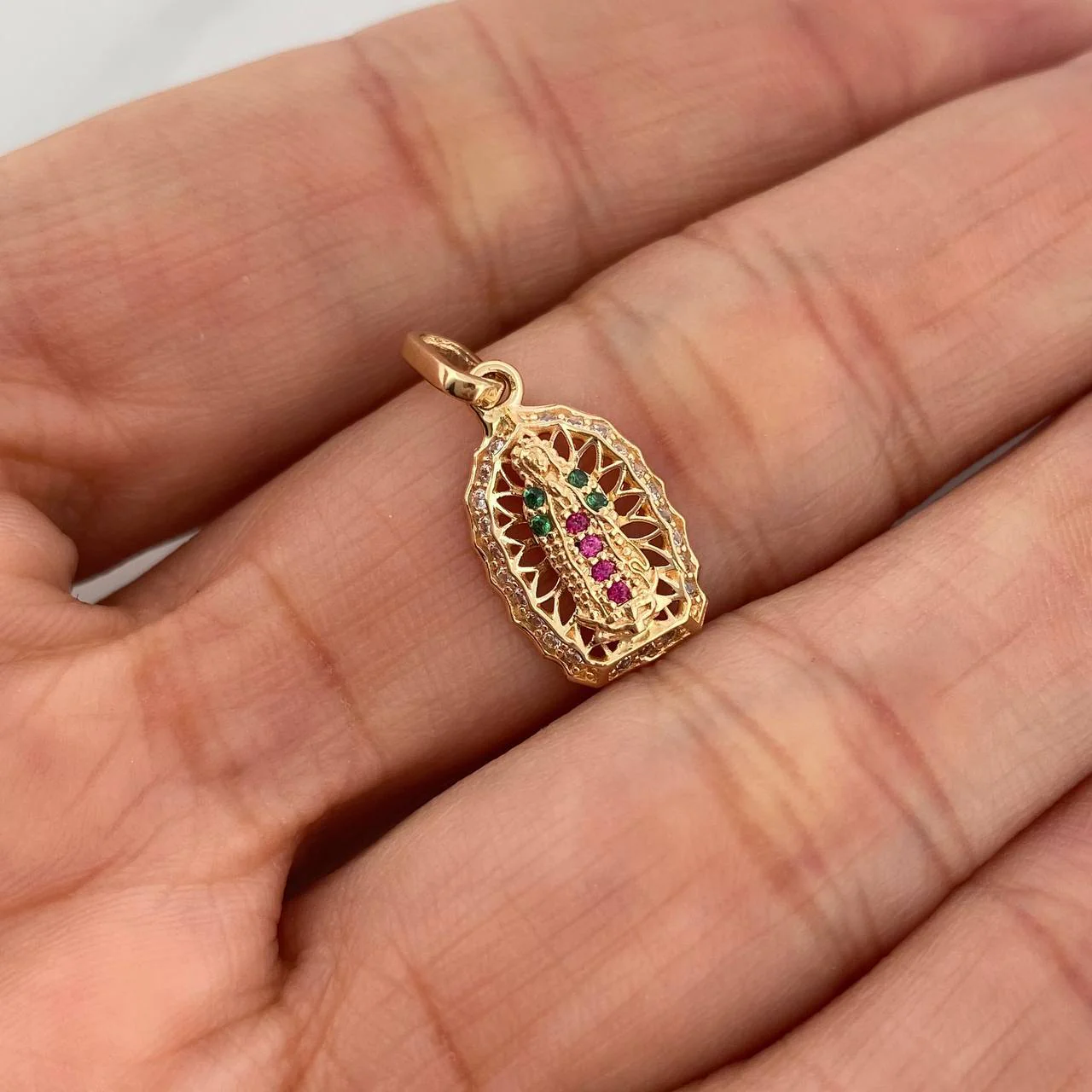Dije Virgen De Guadalupe 1.4 g / 2 cm Oro Amarillo 18K - Image 4
