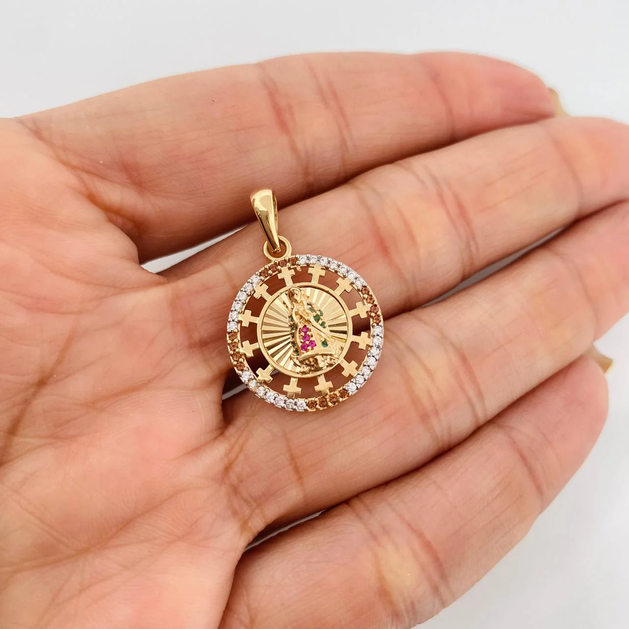 Dije Virgen de Guadalupe 2.95g / 2.05cm Oro Amarillo 18K - Image 4