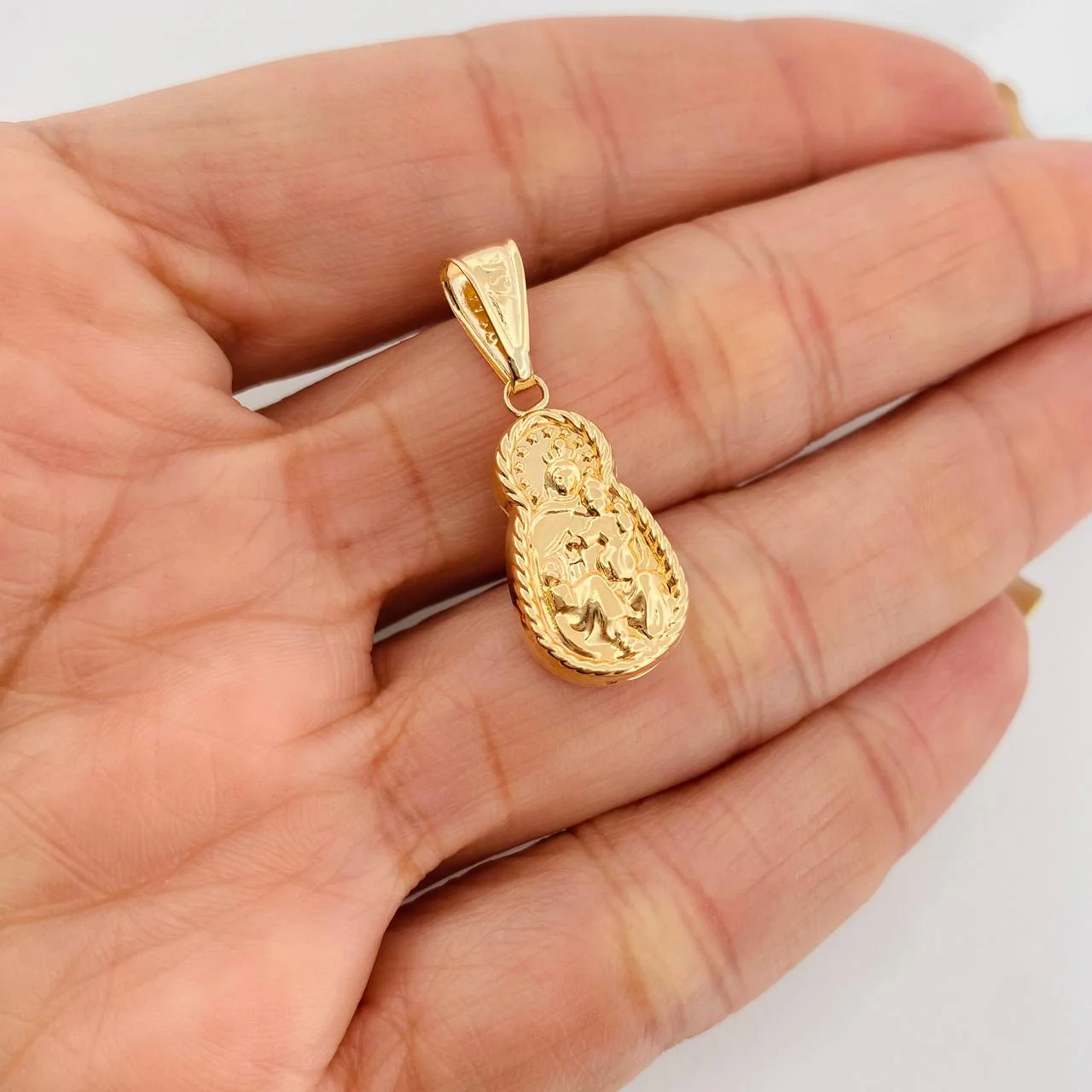 Dije Virgen del Carmen 1.2g / 3cm Oro Amarillo 18K - Image 4