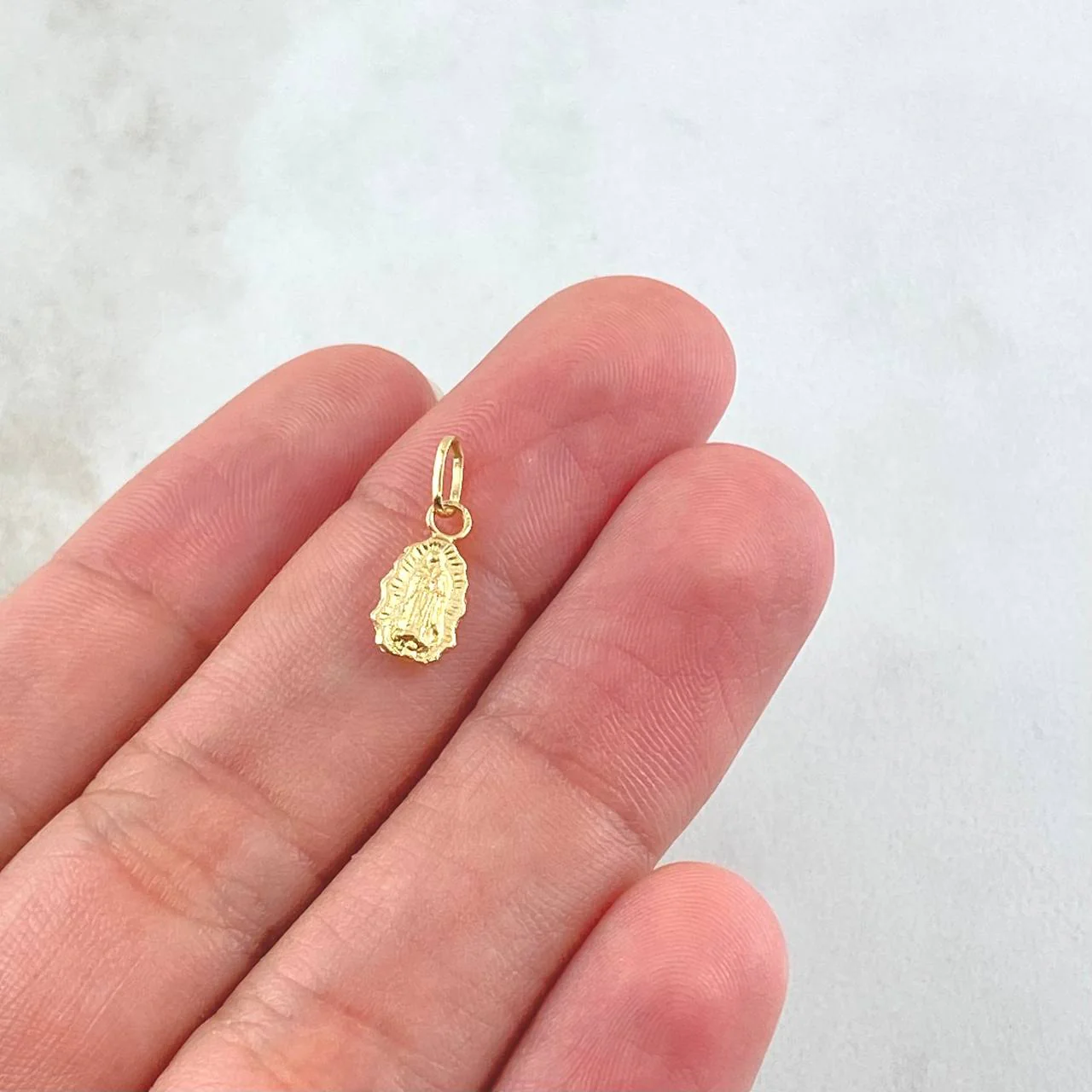 Dije Virgen Guadalupe 0.25gr / 1.5cm / Oro Amarillo 18K © - Image 3