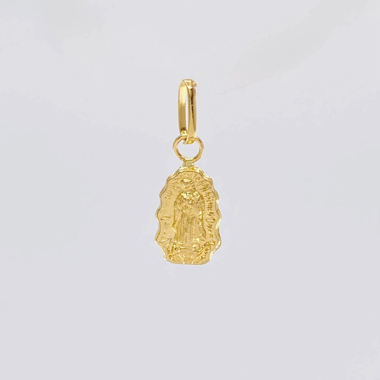 Dije Virgen Guadalupe 0.35 g / 1.6 cm Oro Amarillo 18K - Image 2