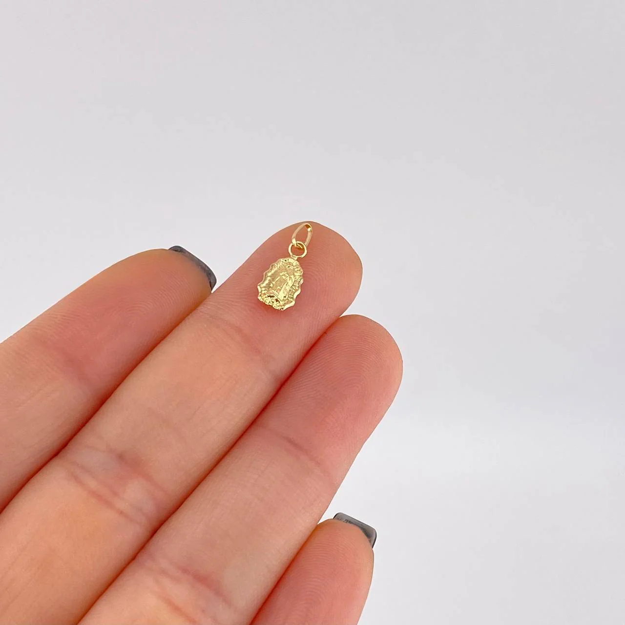 Dije Virgen Guadalupe 0.35 g / 1.6 cm Oro Amarillo 18K - Image 4