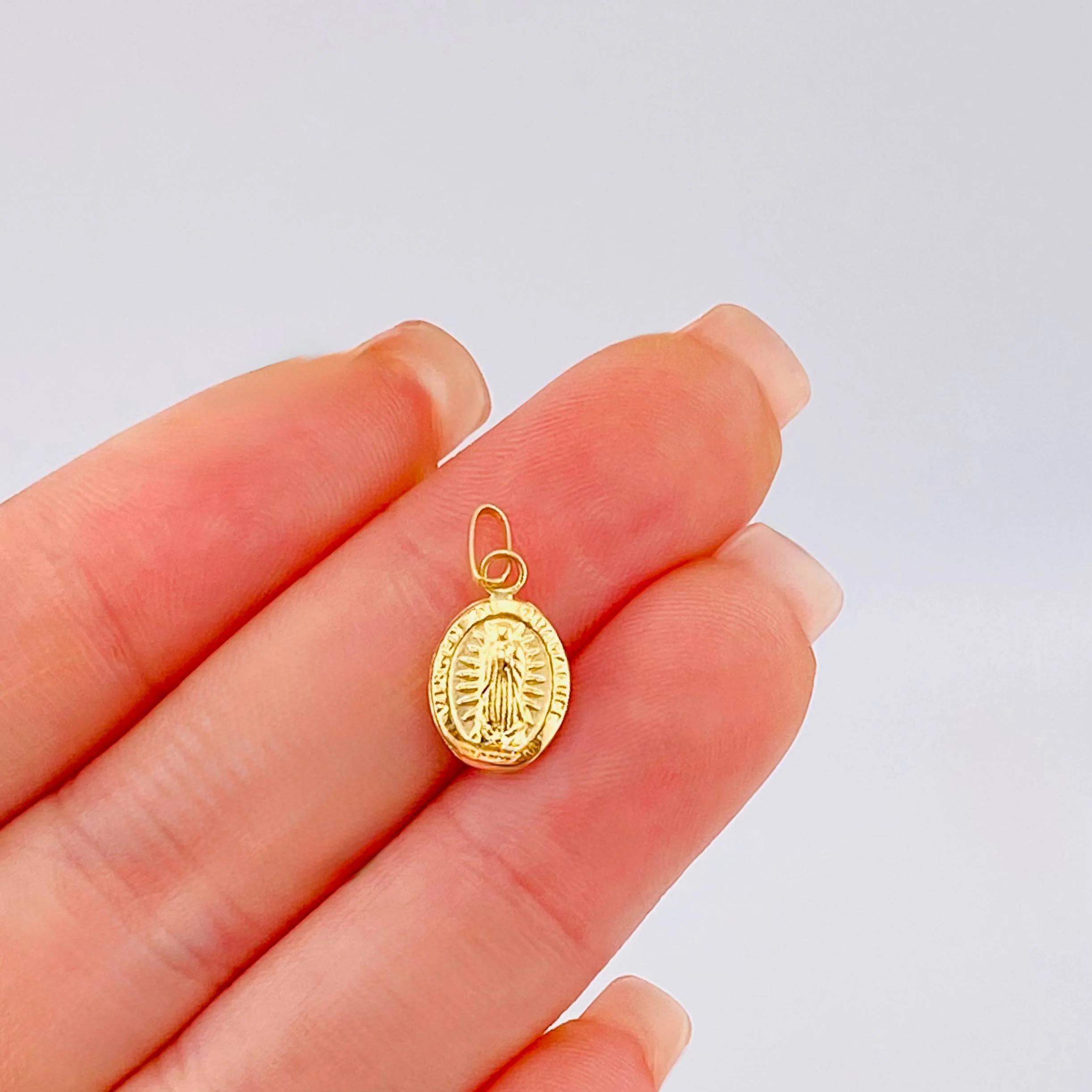 Dije Virgen Guadalupe 0.45gr / 1.8cm / Oro Amarillo 18K - Image 4