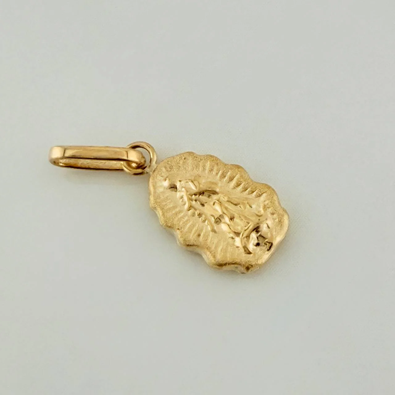 Dije Virgen Guadalupe 0.4gr / 2cm / Oro Amarillo 18K % - Image 2