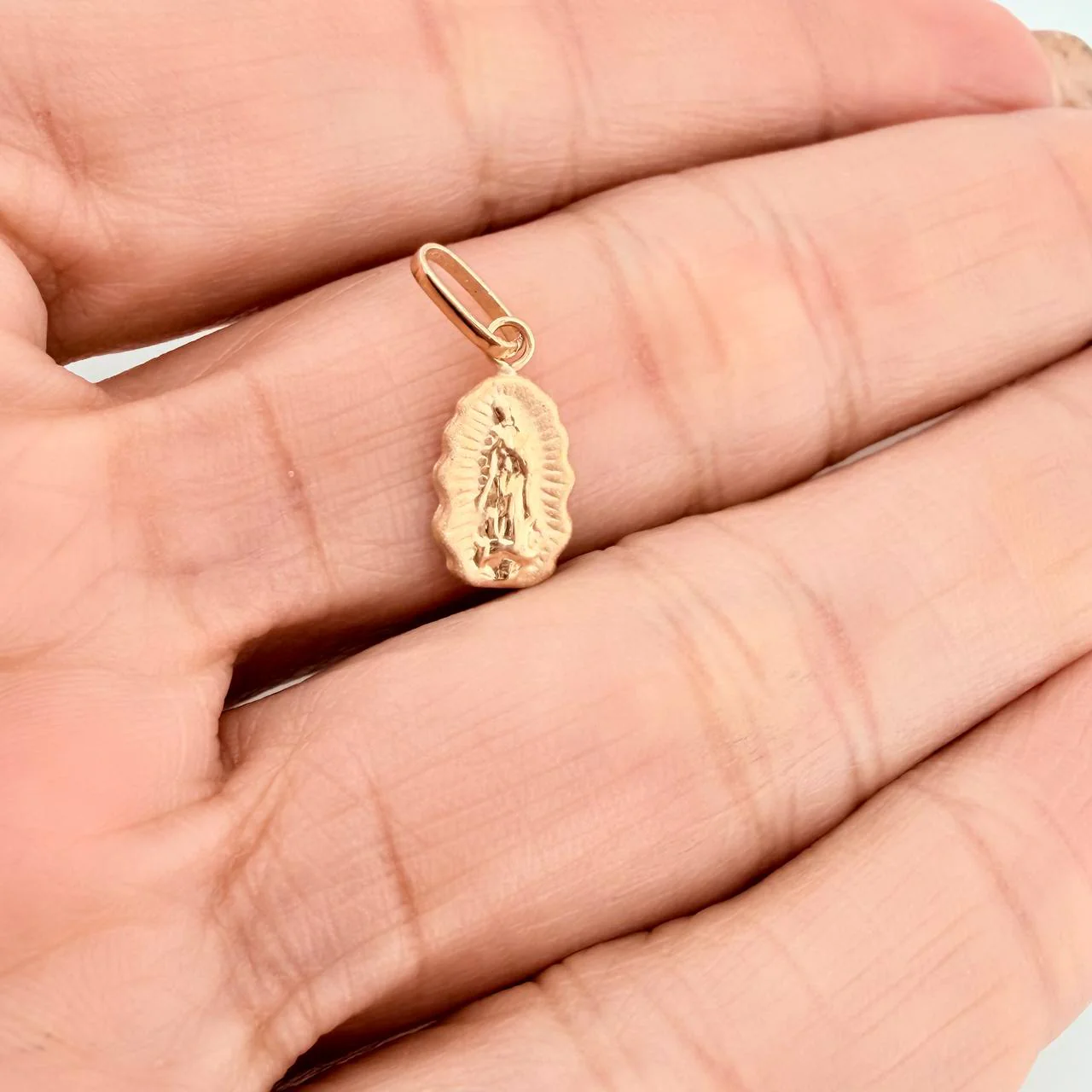 Dije Virgen Guadalupe 0.4gr / 2cm / Oro Amarillo 18K % - Image 4
