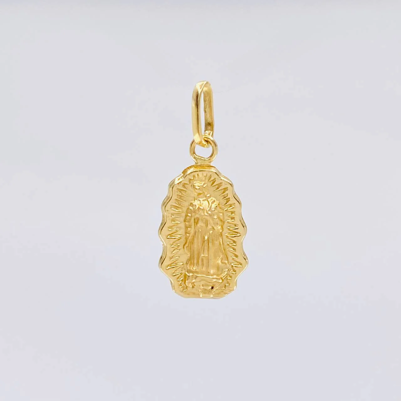 Dije Virgen Guadalupe 0.55 g / 1.8 cm Oro Amarillo 18K - Image 2