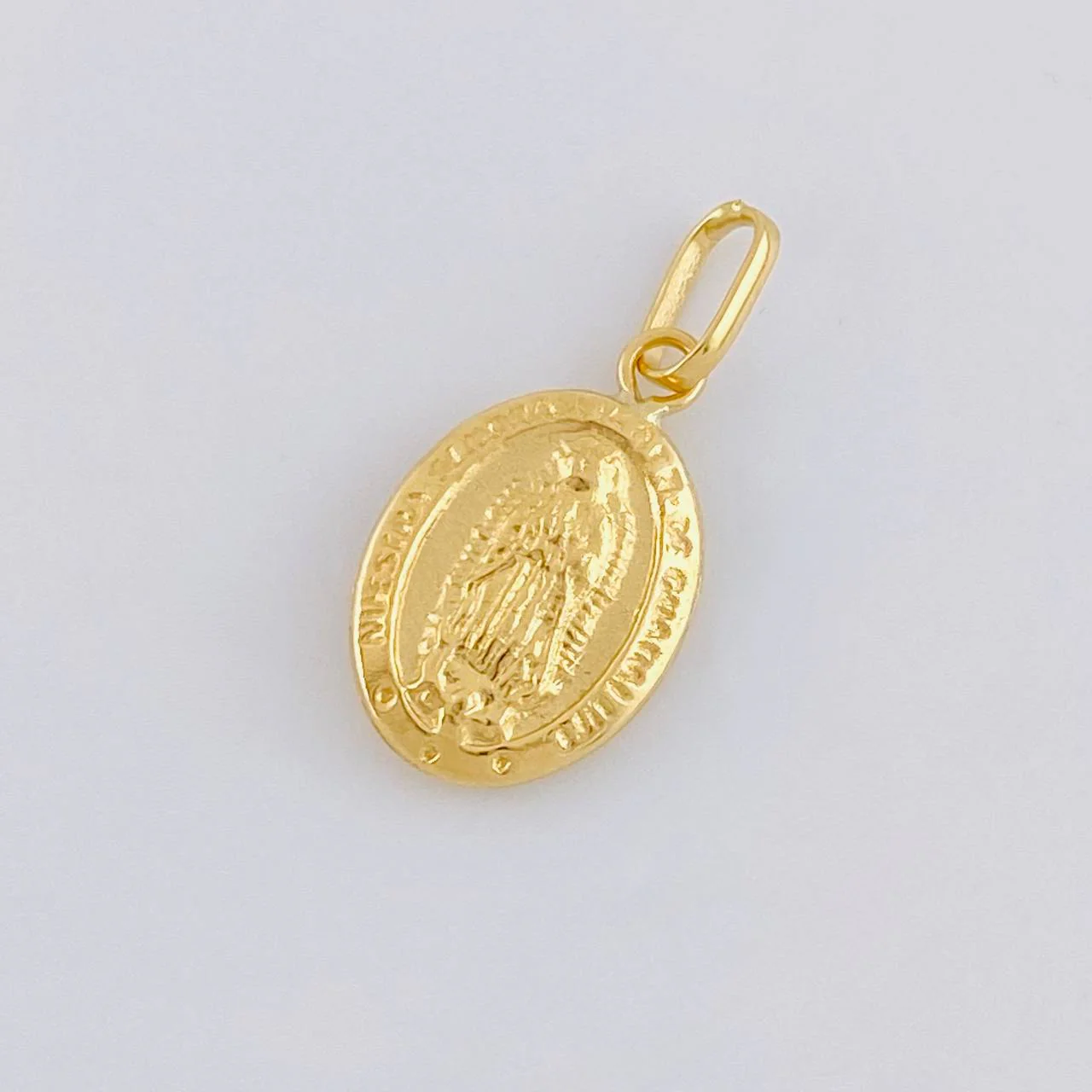 Dije Virgen Guadalupe 0.55 g / 1.9 cm Oro Amarillo 18K - Image 3