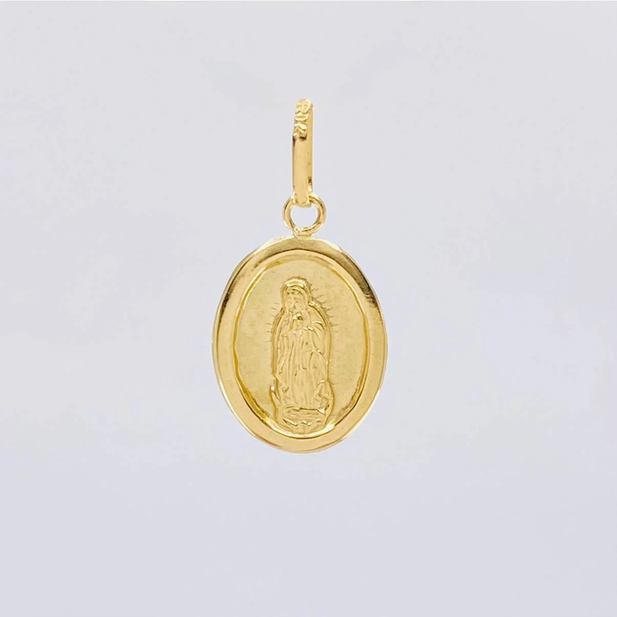 Dije Virgen Guadalupe 0.6 g / 2.2 cm Oro Amarillo 18K - Image 2