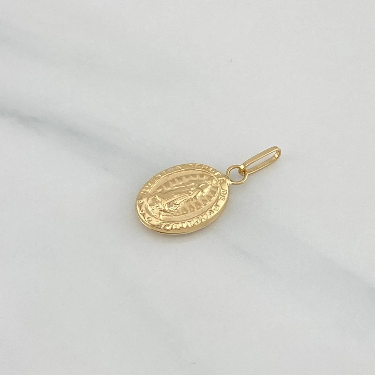 Dije Virgen Guadalupe 0.65 g / 2.1 cm Oro Amarillo 18K - Image 2