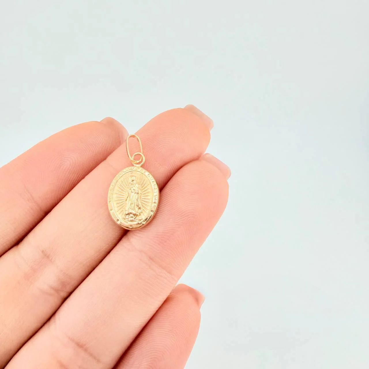 Dije Virgen Guadalupe 0.65 g / 2 cm Oro Amarillo 18K - Image 4