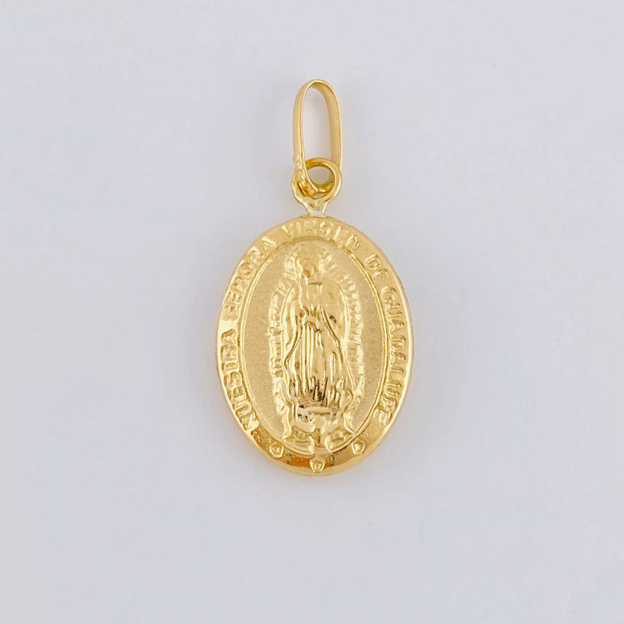 Dije Virgen Guadalupe 0.85 g / 2.4 cm Oro Amarillo 18K - Image 3