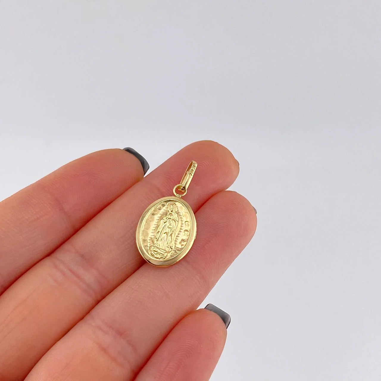 Dije Virgen Guadalupe 0.95 g / 2.7 cm Oro Amarillo 18K - Image 4