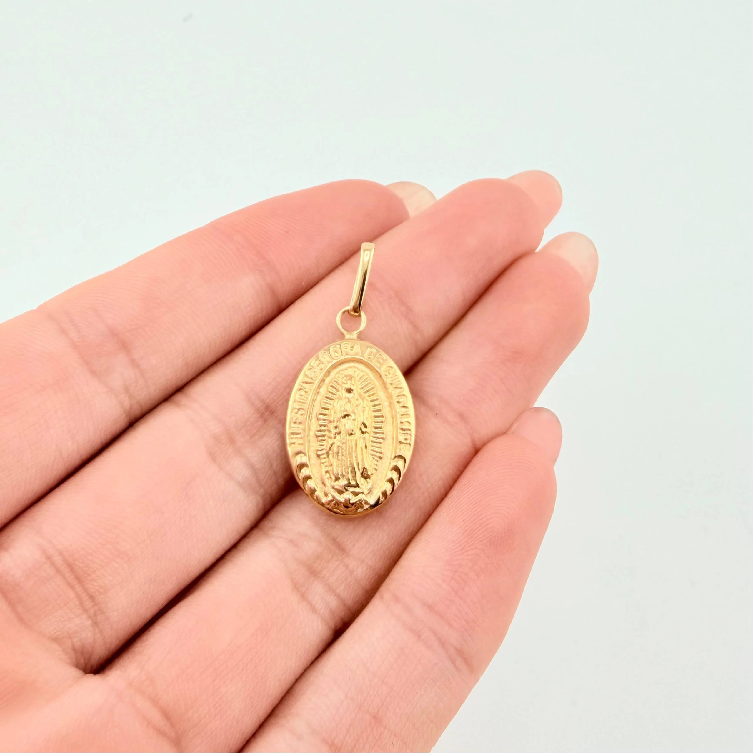Dije Virgen Guadalupe 1.1gr / 2.8cm / Oro Amarillo 18K * - Image 4