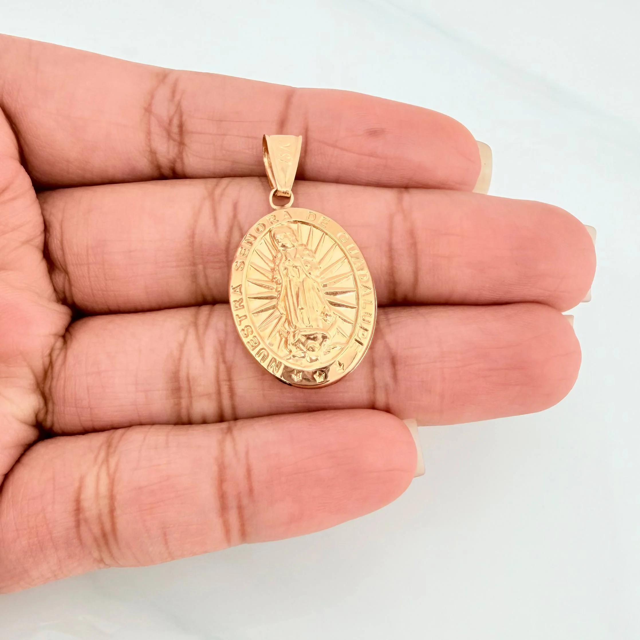 Dije Virgen Guadalupe 1.9 g / 3.4 cm Oro Amarillo 18K - Image 4