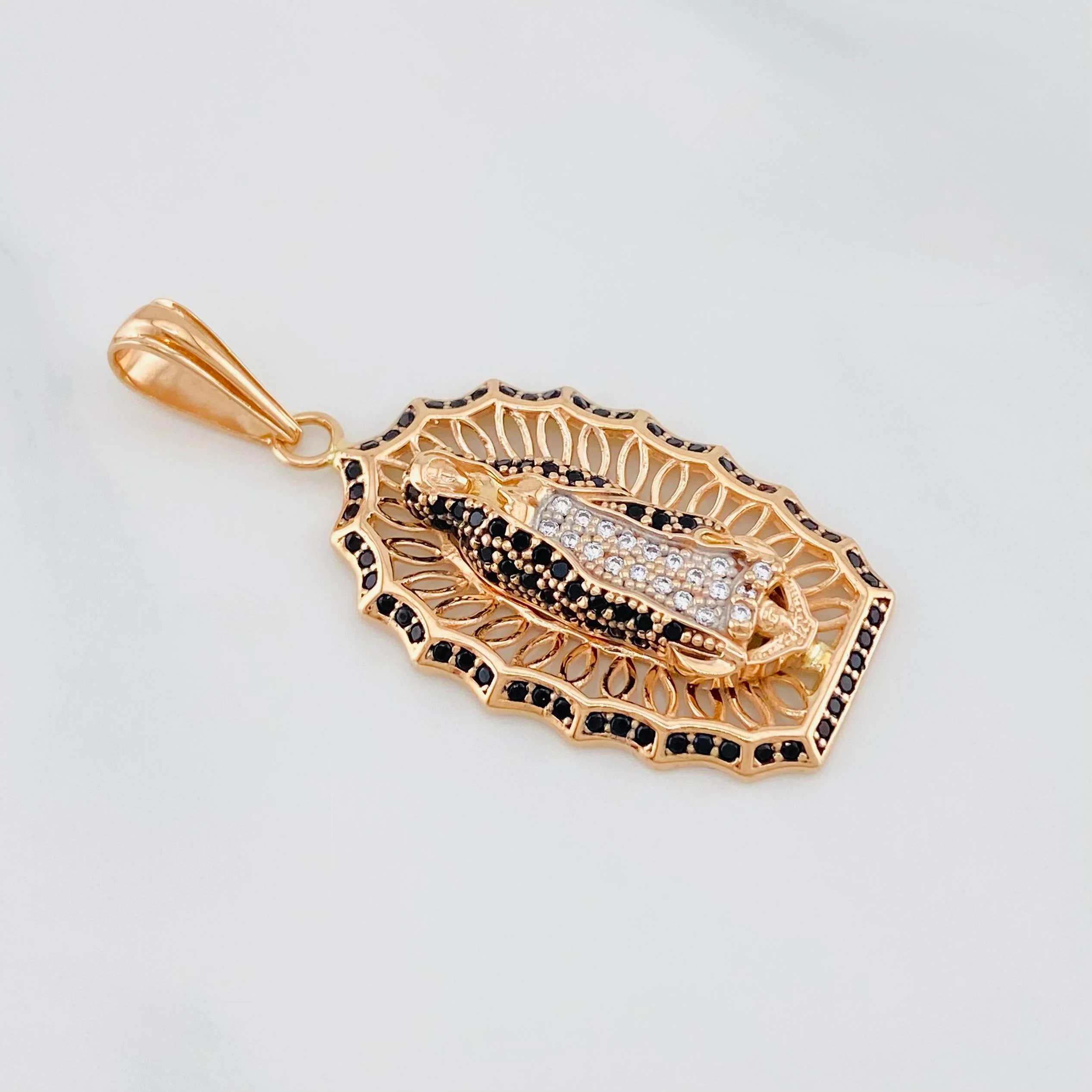 Dije Virgen guadalupe 5.65g / 4.3cm Oro Rosa 18K - Image 2