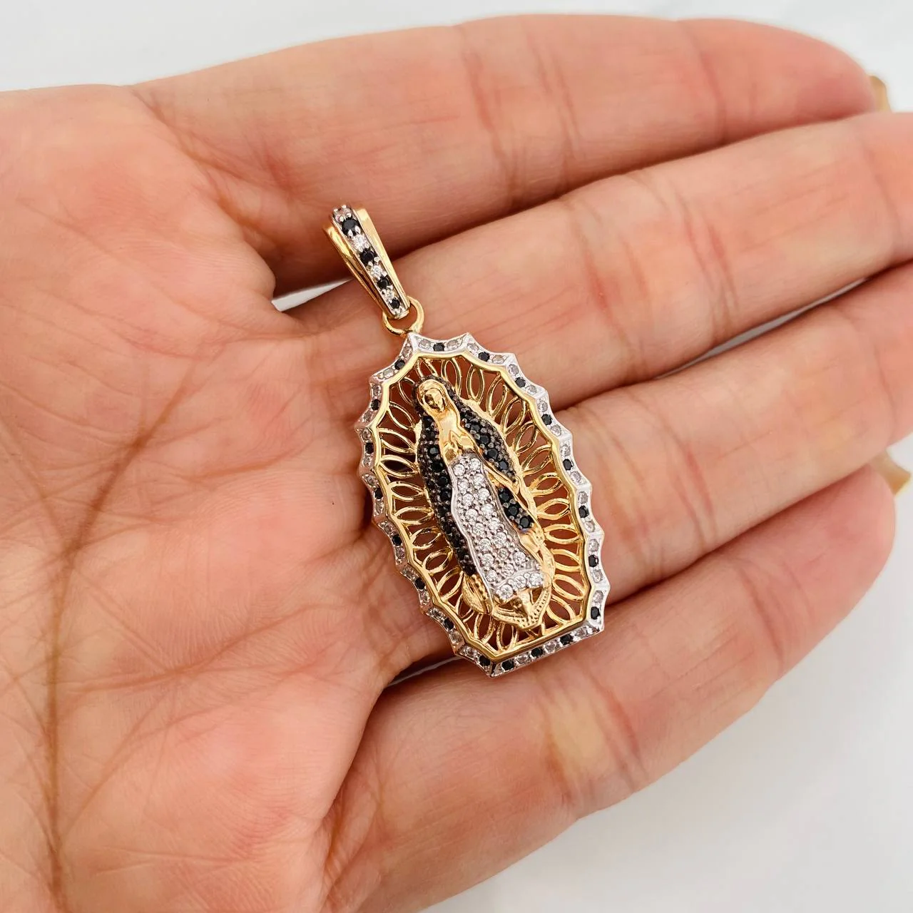 Dije Virgen Guadalupe 6g / 4.1cm Tres Oros 18K - Image 4